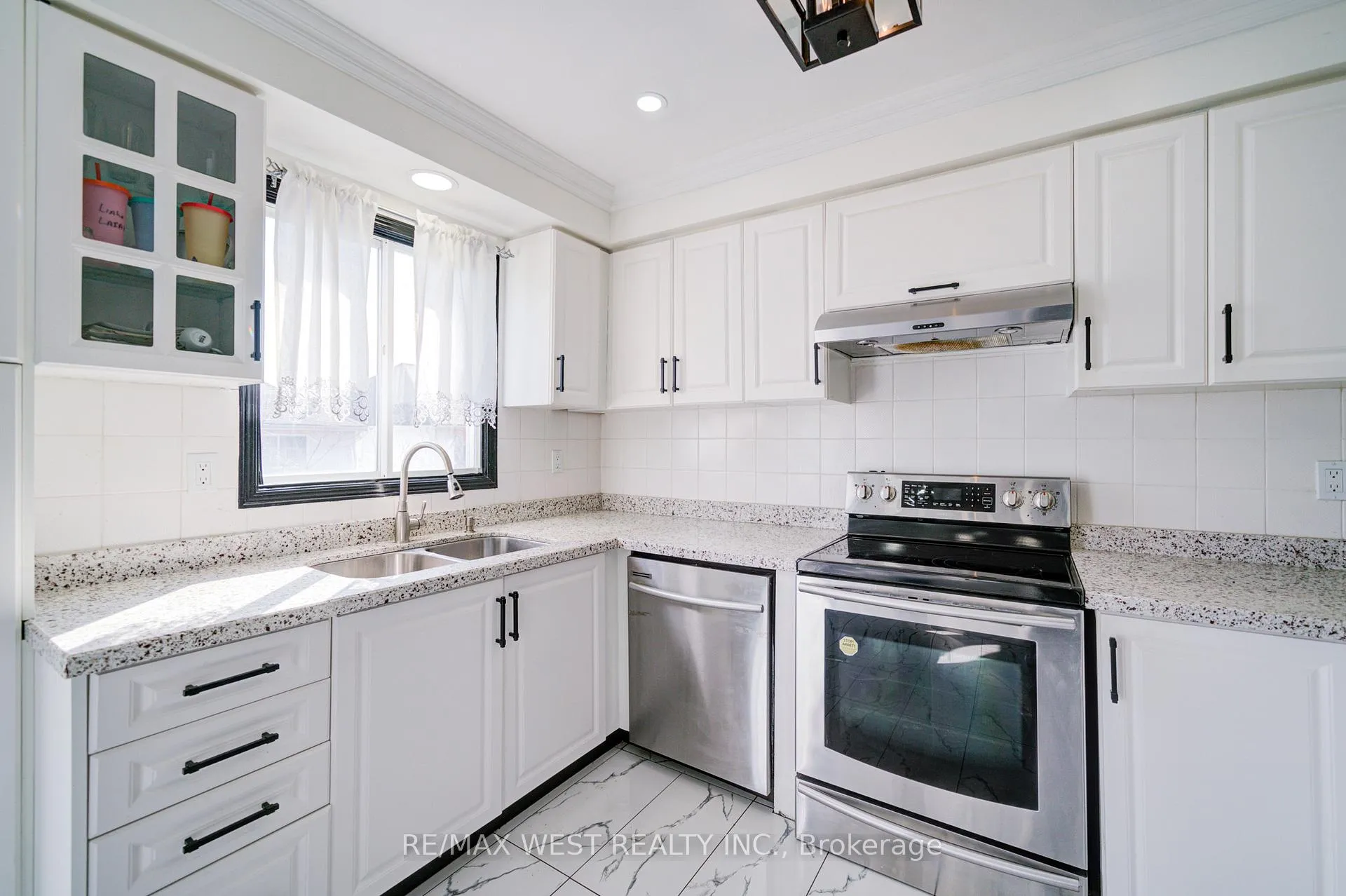 Photo 13 of 1648 Pepperwood Gate, Pickering, Brock Ridge — HOMEH