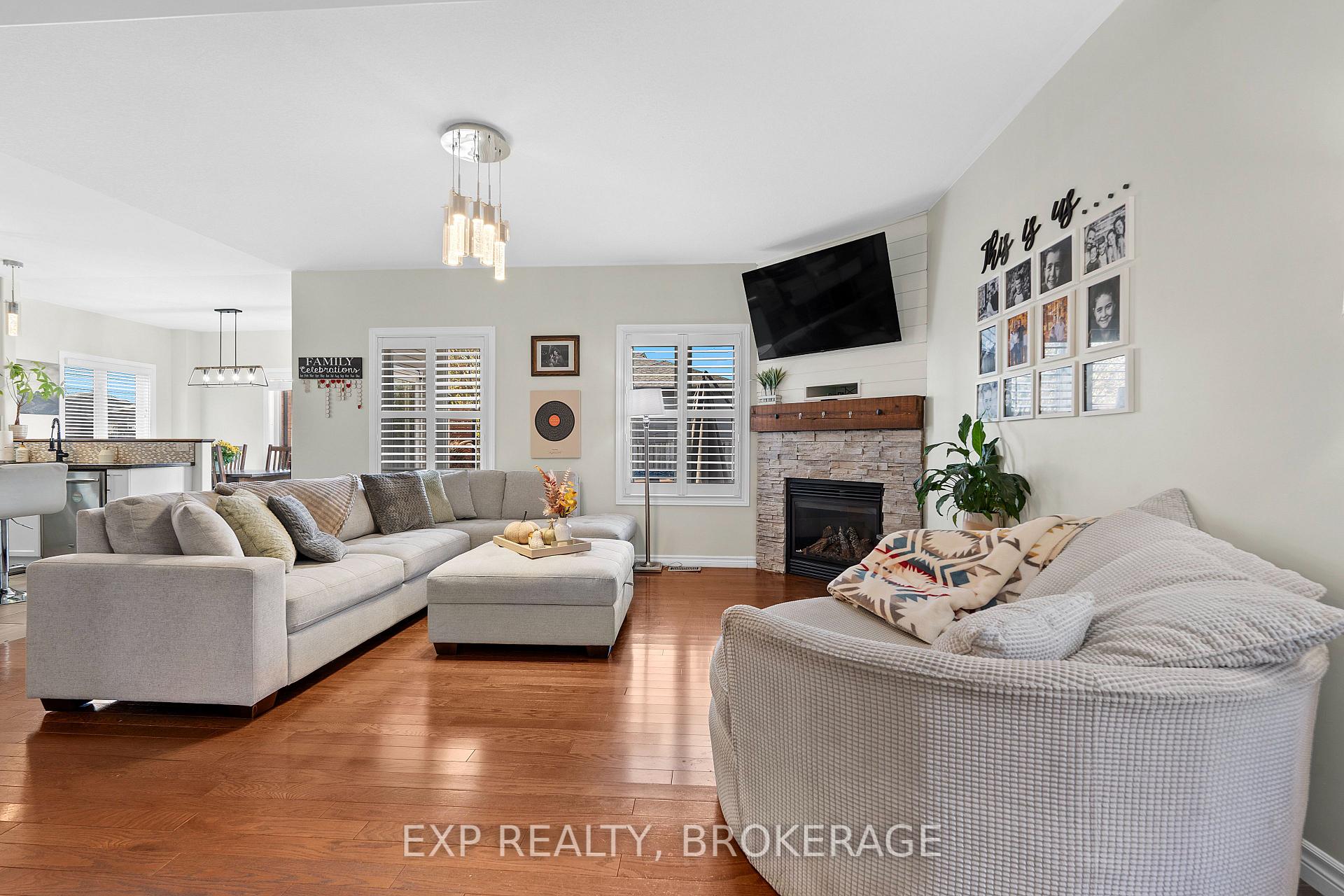 Photo 8 of 120 McDONOUGH Crescent, Loyalist, Amherstview — HOMEH