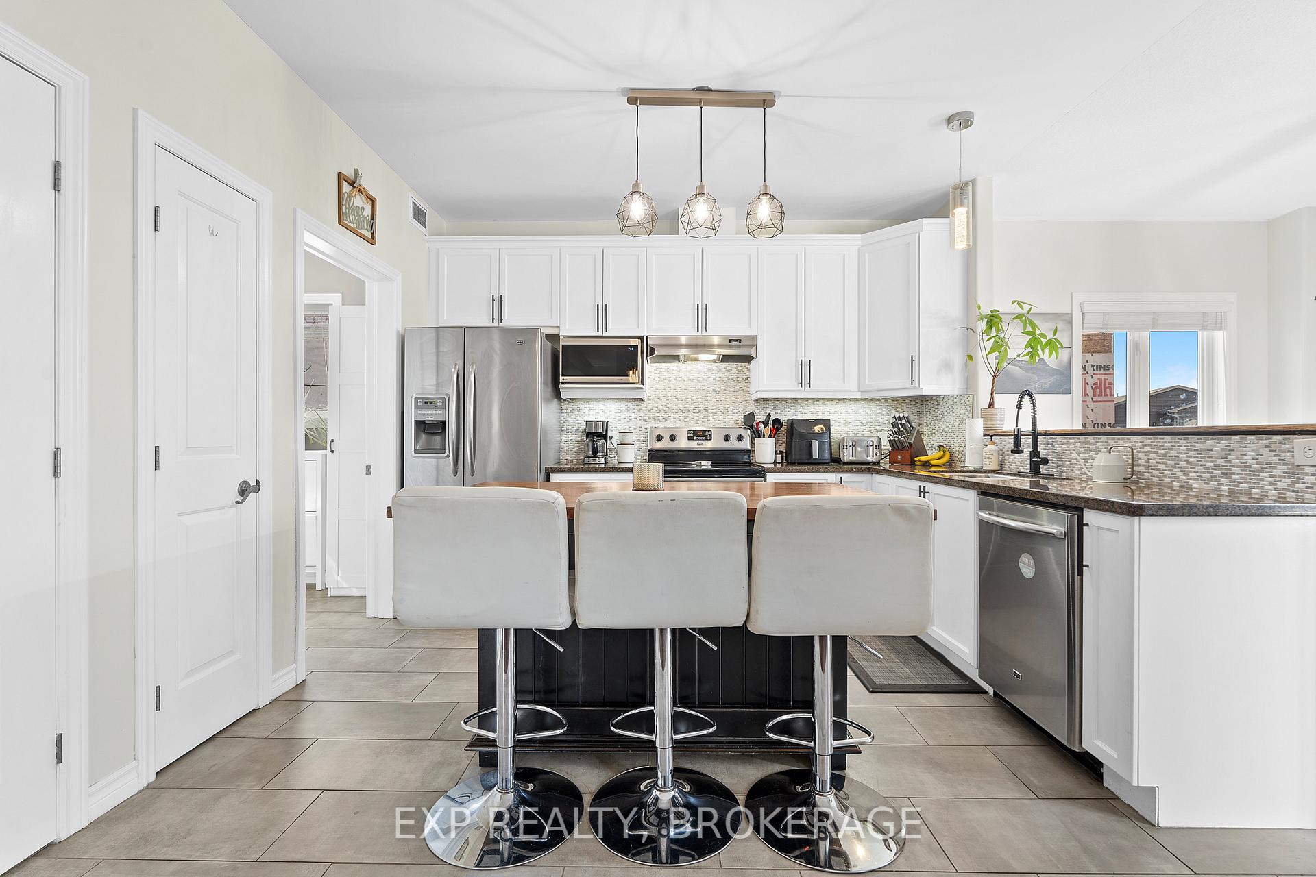 Photo 11 of 120 McDONOUGH Crescent, Loyalist, Amherstview — HOMEH
