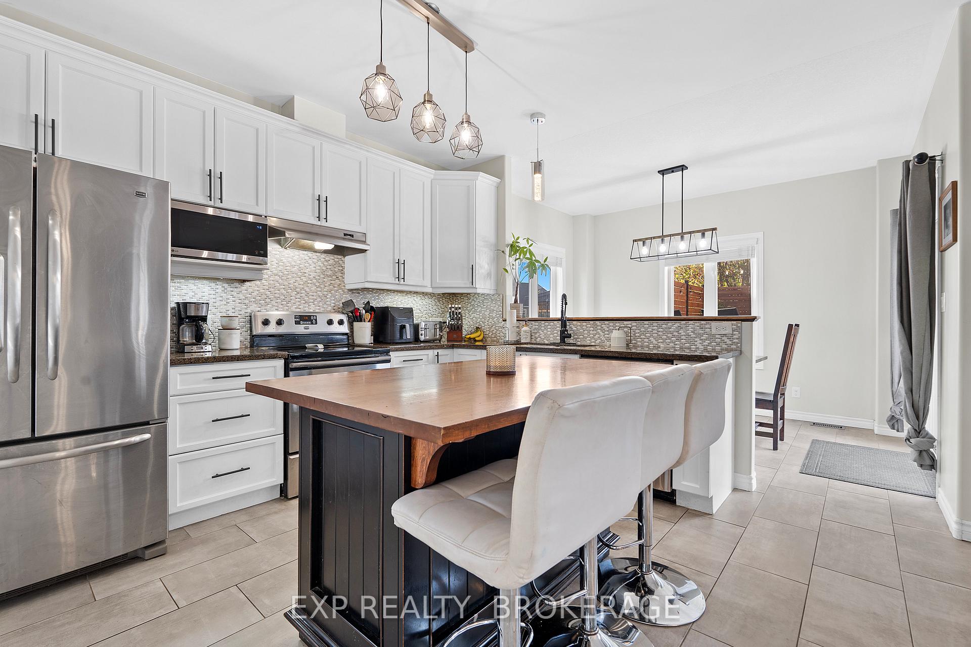 Photo 13 of 120 McDONOUGH Crescent, Loyalist, Amherstview — HOMEH