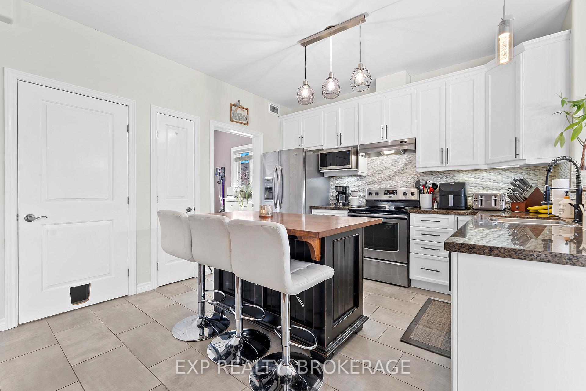 Photo 14 of 120 McDONOUGH Crescent, Loyalist, Amherstview — HOMEH