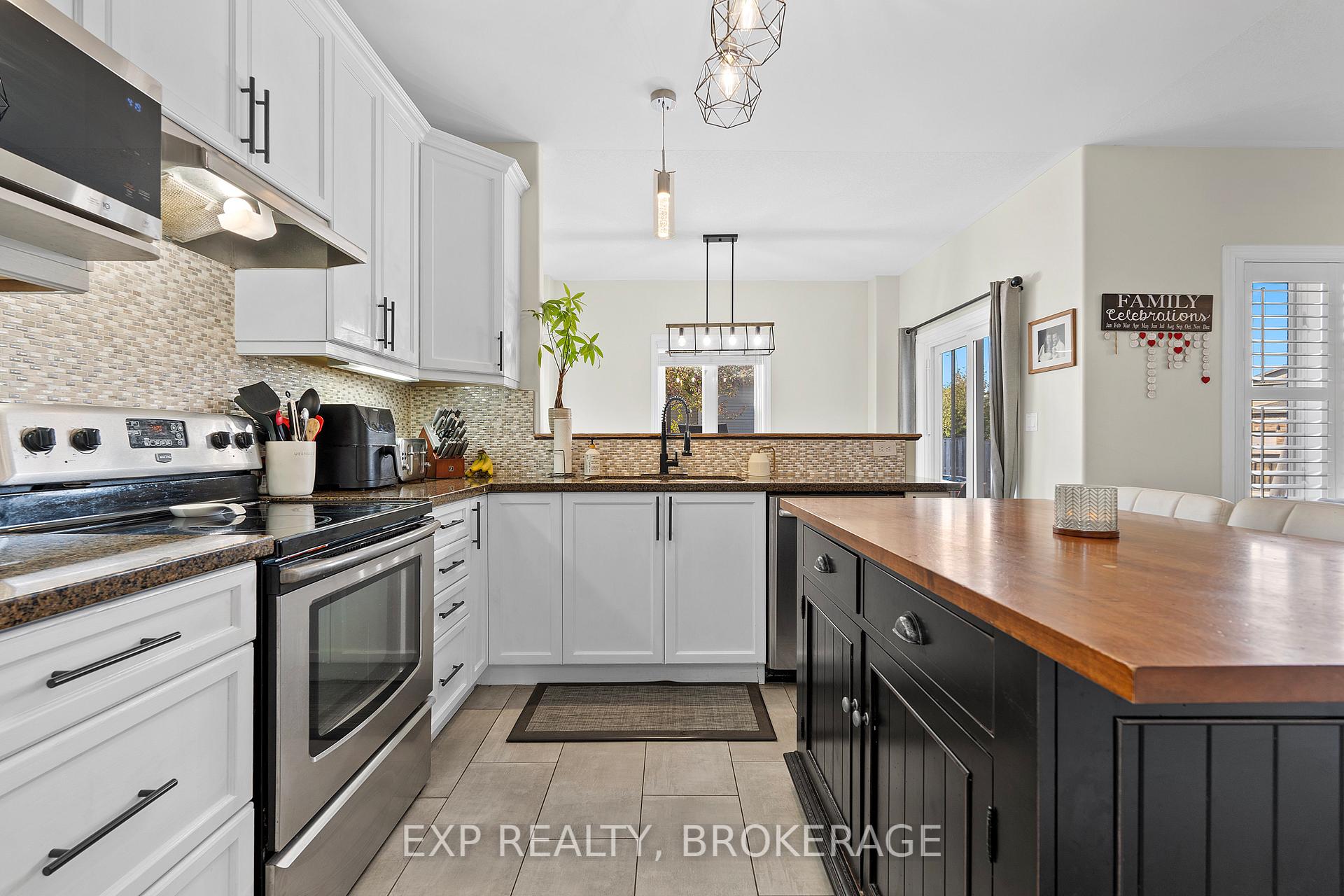 Photo 15 of 120 McDONOUGH Crescent, Loyalist, Amherstview — HOMEH
