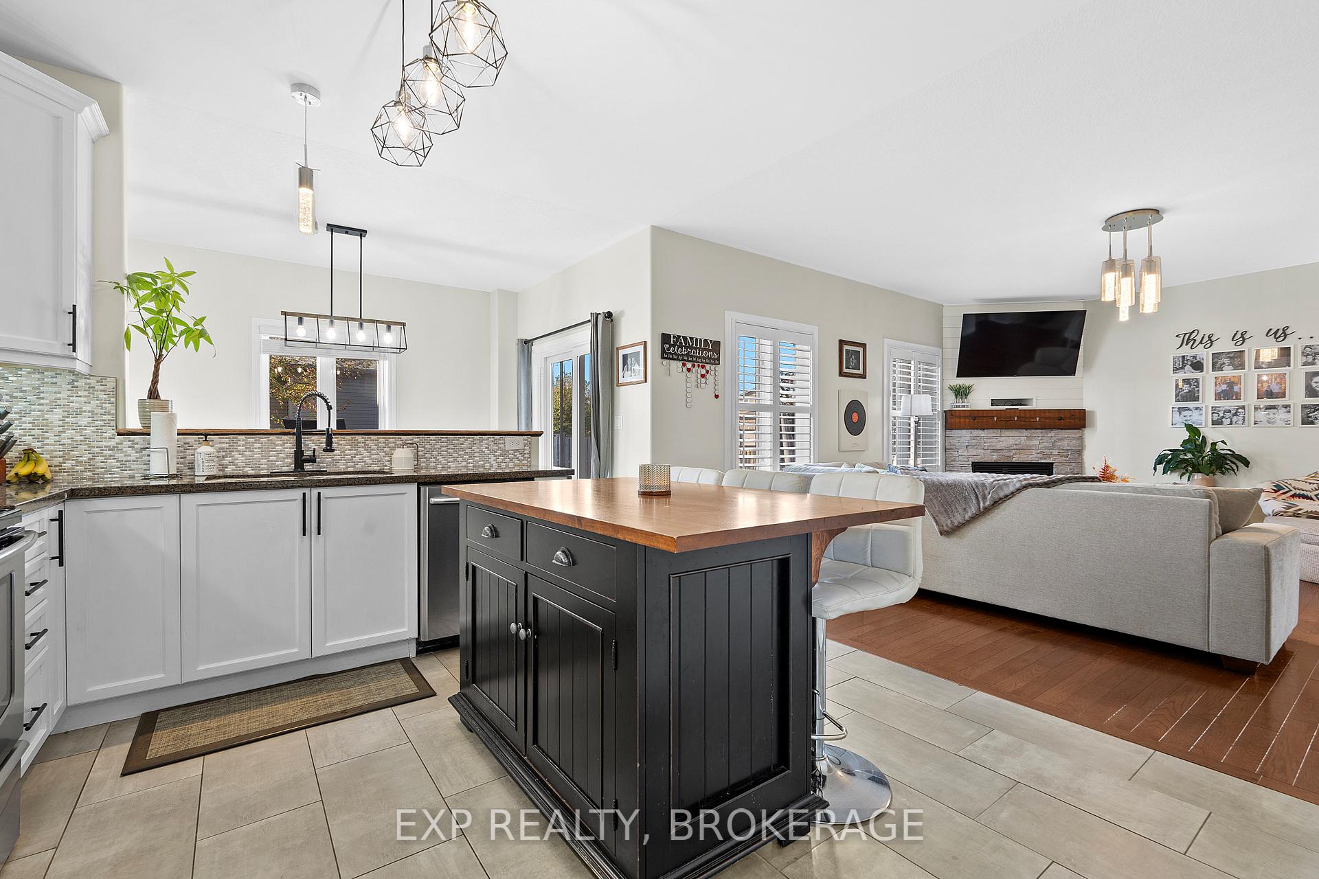 Photo 17 of 120 McDONOUGH Crescent, Loyalist, Amherstview — HOMEH