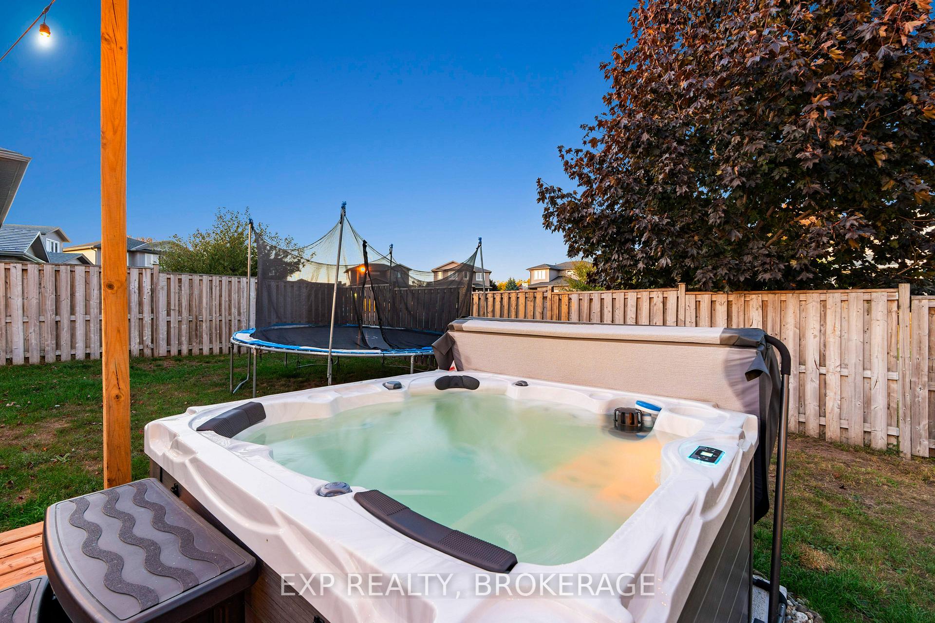 Photo 36 of 120 McDONOUGH Crescent, Loyalist, Amherstview — HOMEH