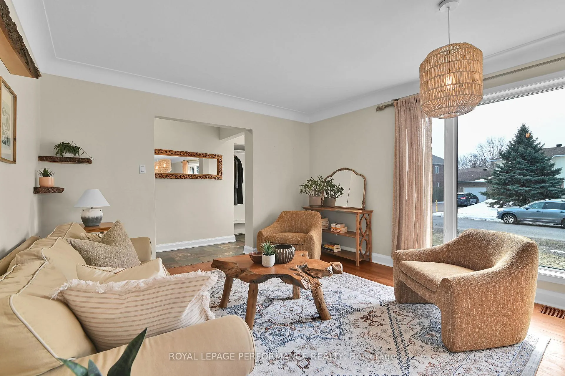 Photo 5 of 57 Palsen Street, Ottawa, Meadowlands/Crestview — HOMEH