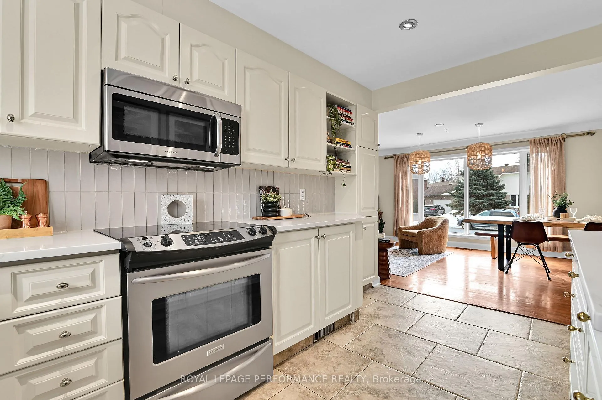 Photo 10 of 57 Palsen Street, Ottawa, Meadowlands/Crestview — HOMEH
