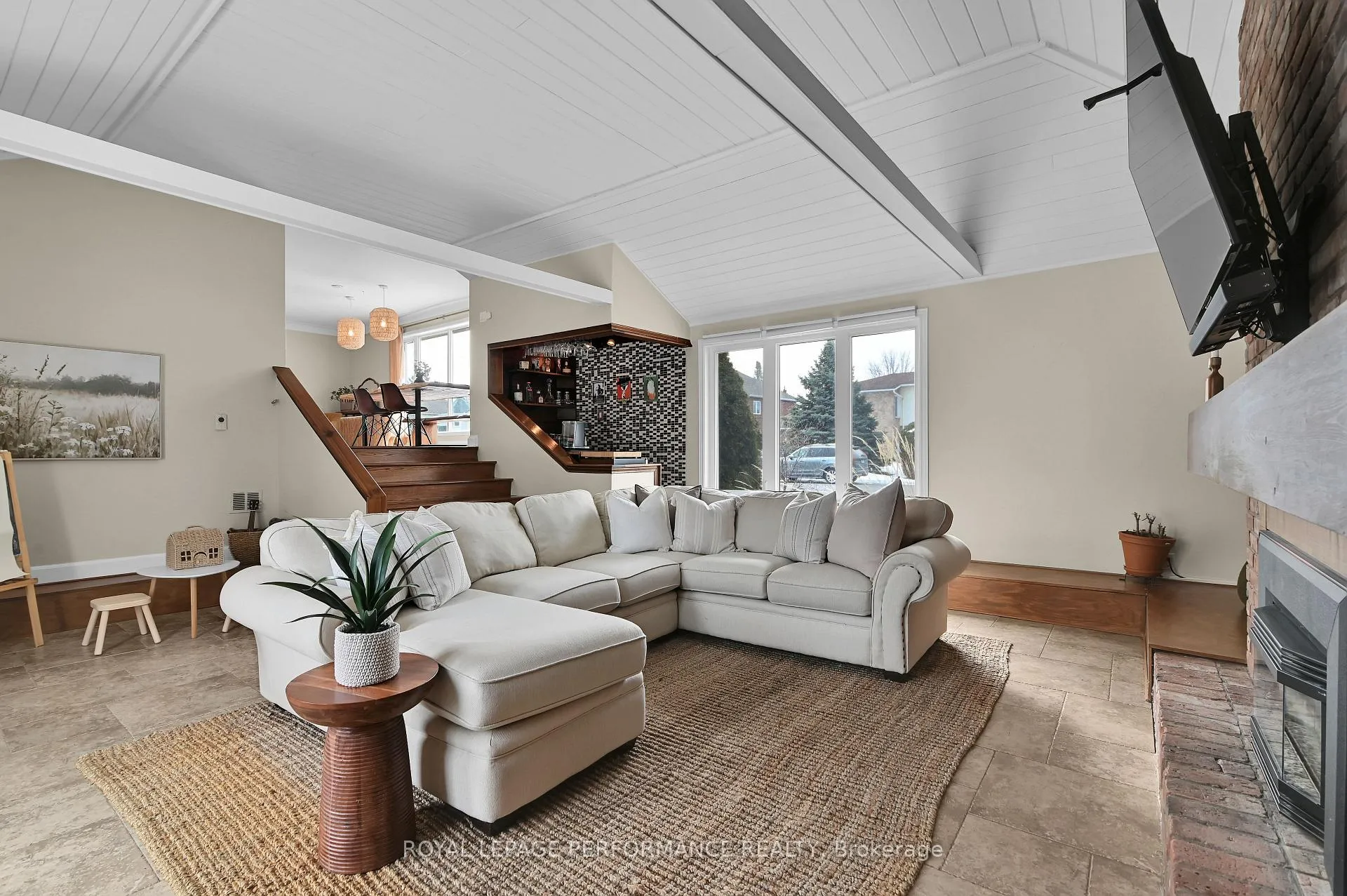 Photo 13 of 57 Palsen Street, Ottawa, Meadowlands/Crestview — HOMEH