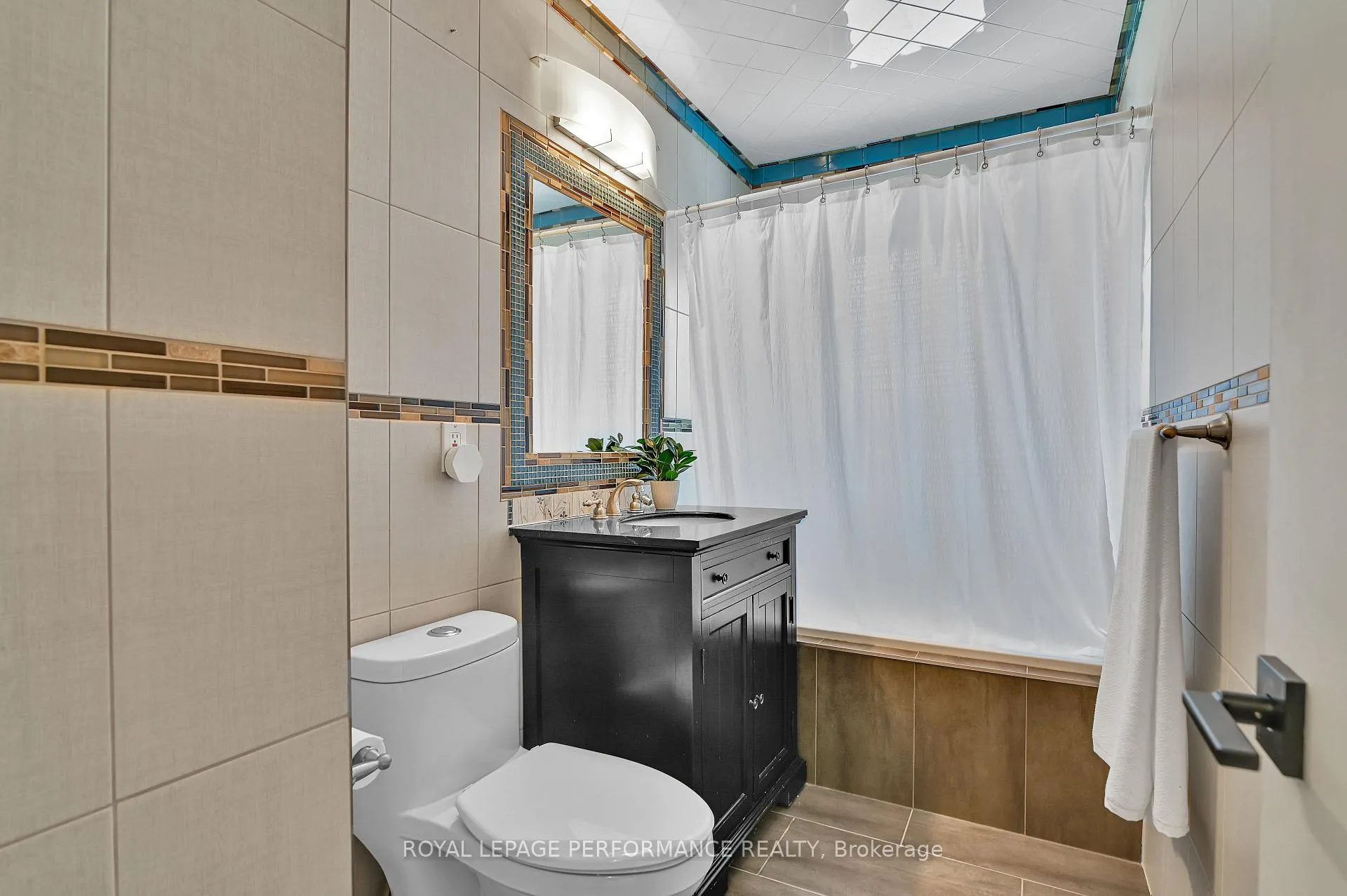 Photo 17 of 57 Palsen Street, Ottawa, Meadowlands/Crestview — HOMEH
