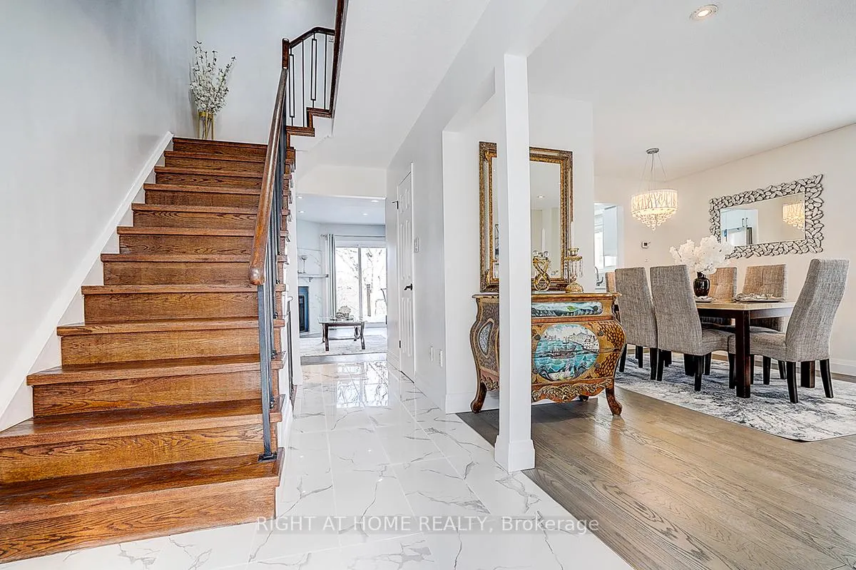 Photo 3 of 32 Macauley Drive, Markham, Aileen-Willowbrook — HOMEH