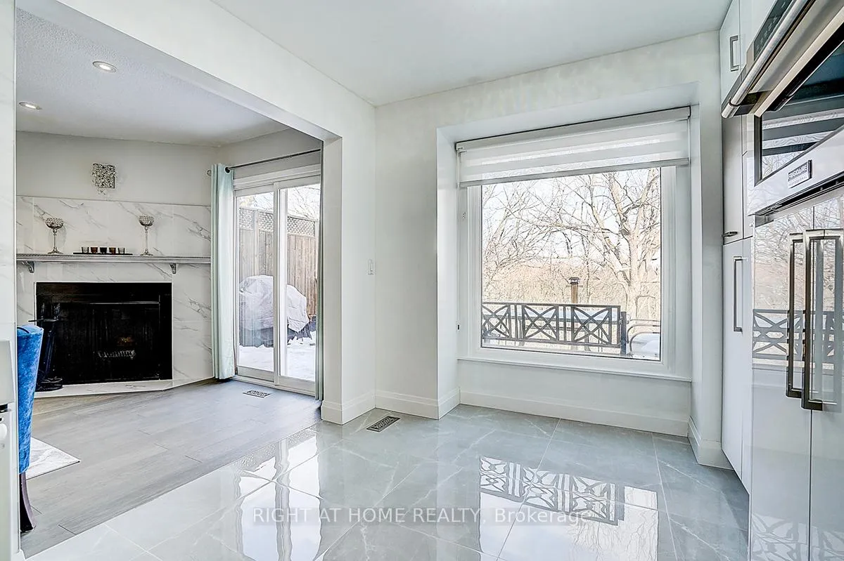 Photo 15 of 32 Macauley Drive, Markham, Aileen-Willowbrook — HOMEH