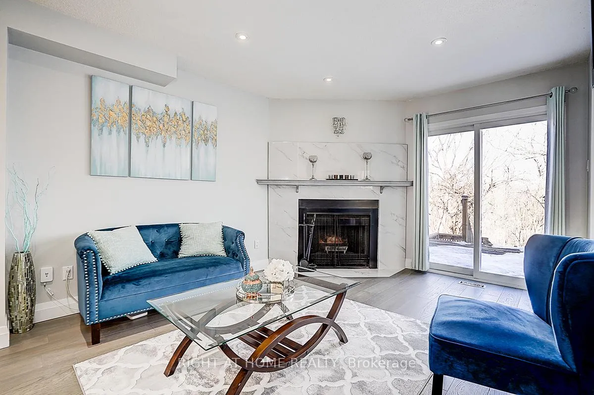Photo 17 of 32 Macauley Drive, Markham, Aileen-Willowbrook — HOMEH
