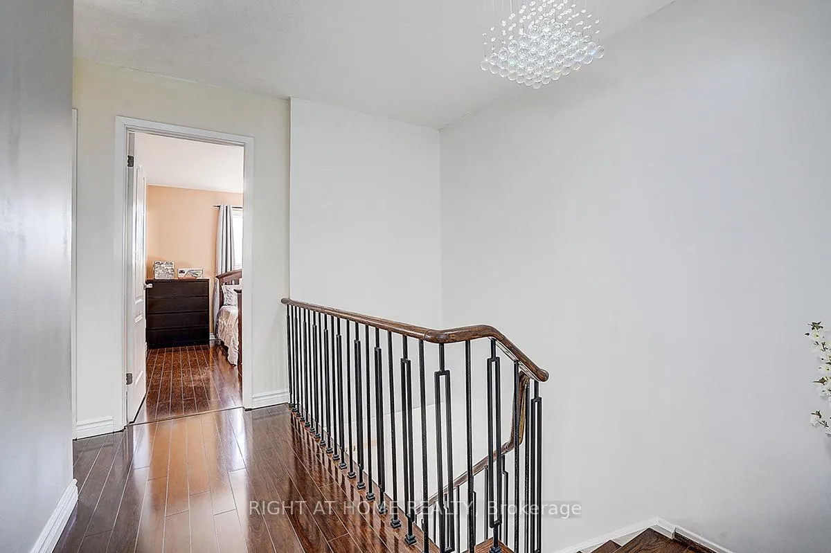Photo 21 of 32 Macauley Drive, Markham, Aileen-Willowbrook — HOMEH