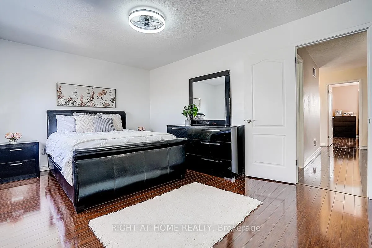 Photo 23 of 32 Macauley Drive, Markham, Aileen-Willowbrook — HOMEH
