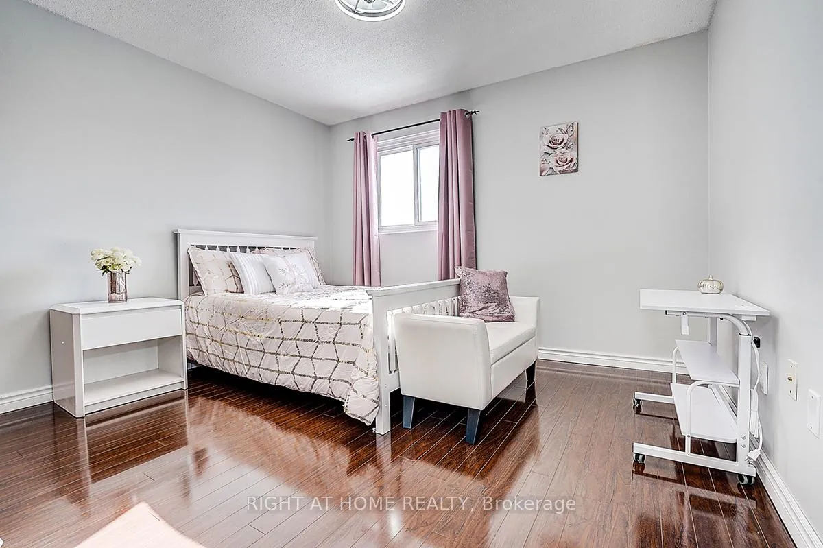 Photo 27 of 32 Macauley Drive, Markham, Aileen-Willowbrook — HOMEH