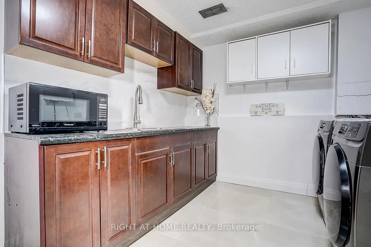 Photo 37 of 32 Macauley Drive, Markham, Aileen-Willowbrook — HOMEH