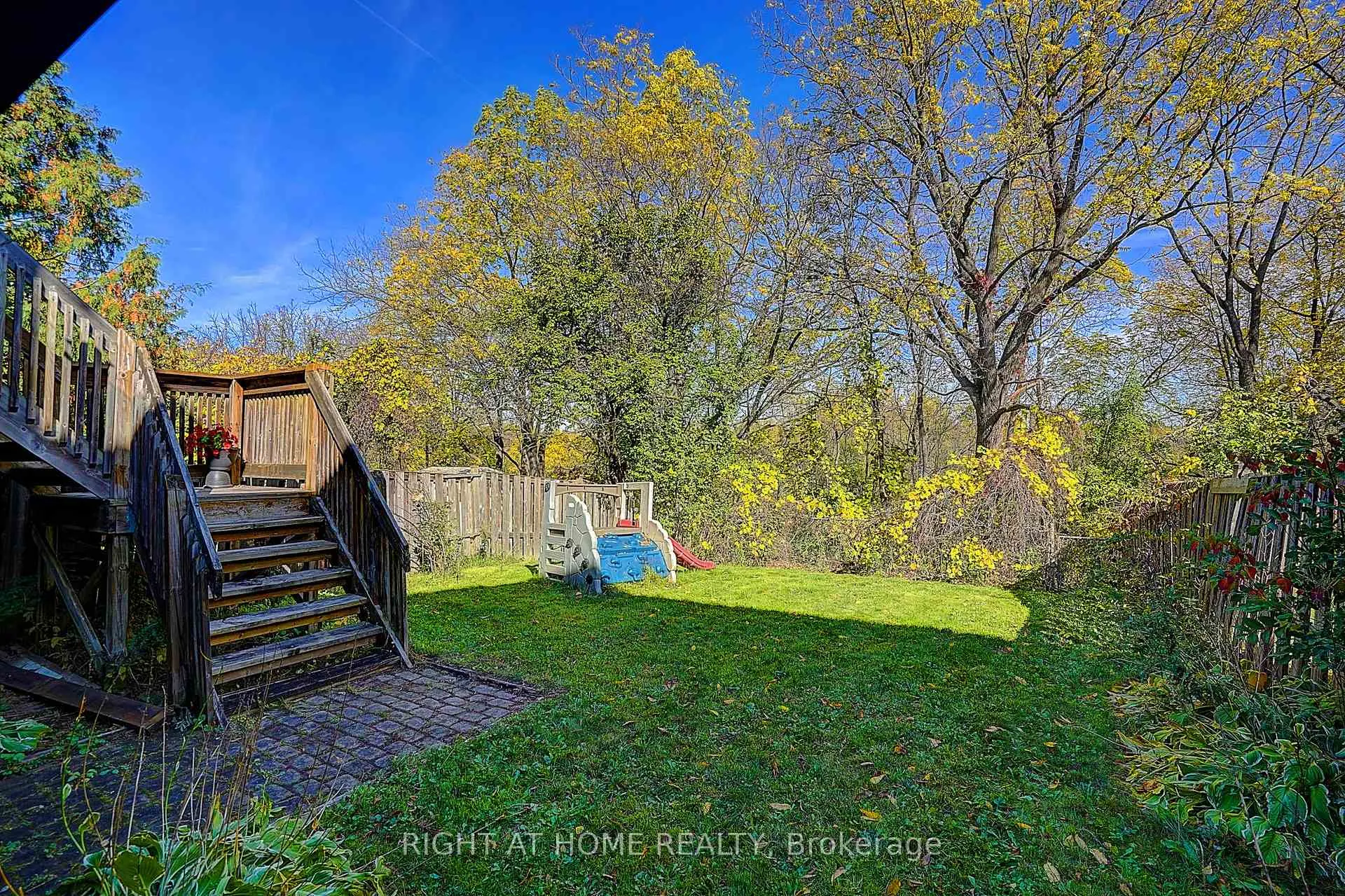 Photo 41 of 32 Macauley Drive, Markham, Aileen-Willowbrook — HOMEH
