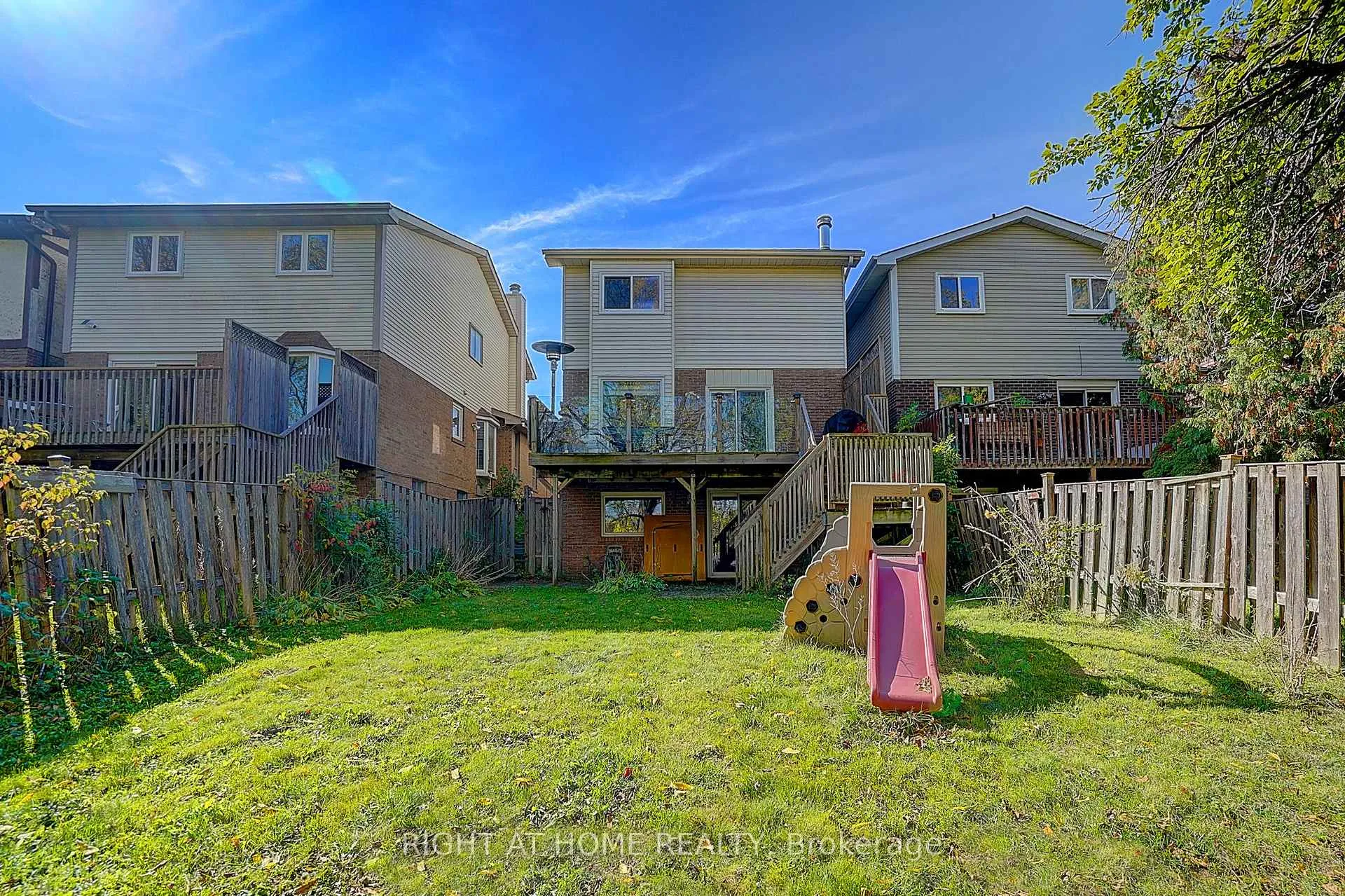 Photo 42 of 32 Macauley Drive, Markham, Aileen-Willowbrook — HOMEH