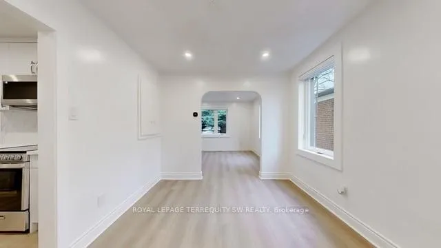 Photo 9 of Unit Main, 19 Hawthorne Road, Etobicoke, Kingsview Village-The Westway — HOMEH