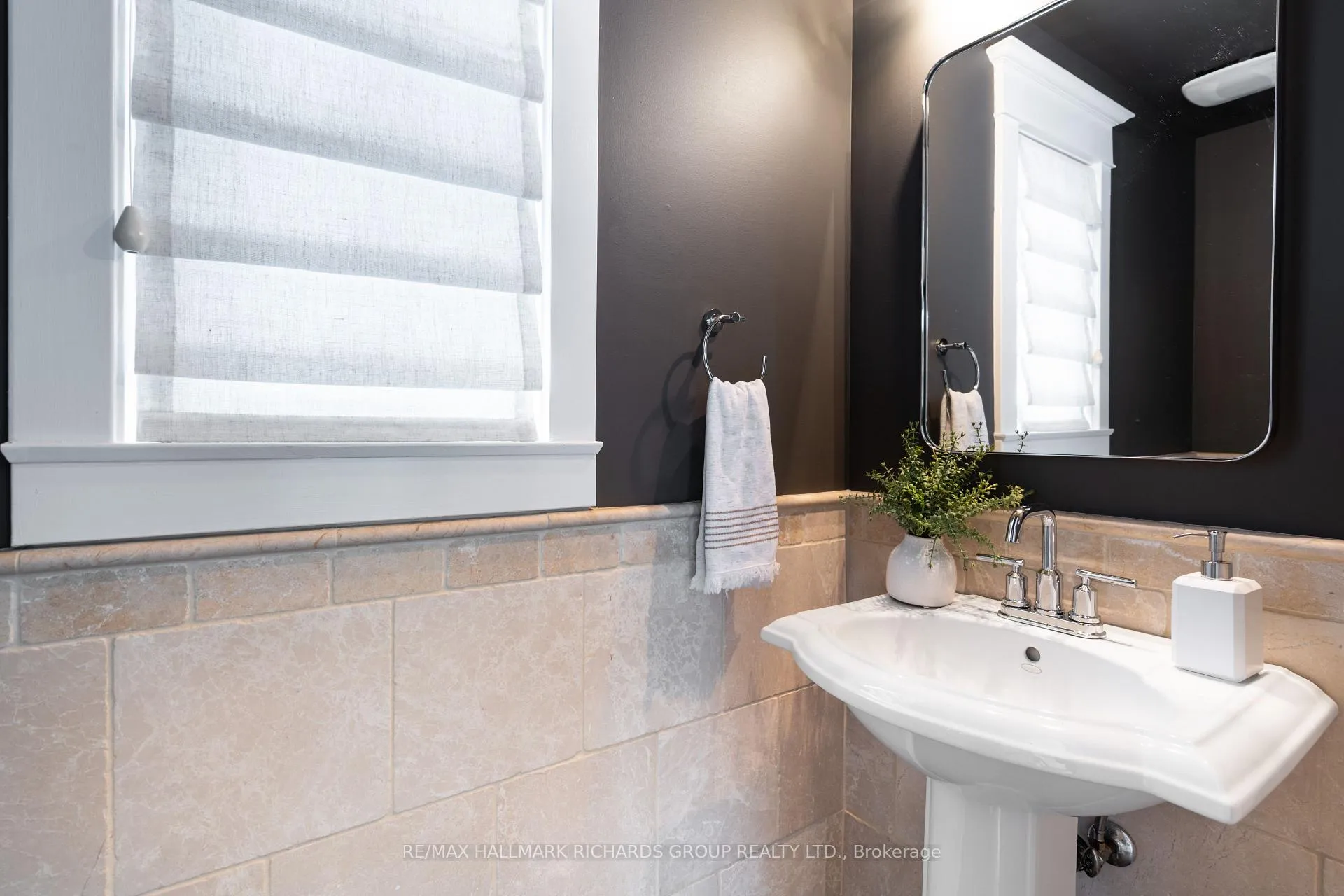 Photo 12 of 152 Hammersmith Avenue, Toronto, The Beaches — HOMEH