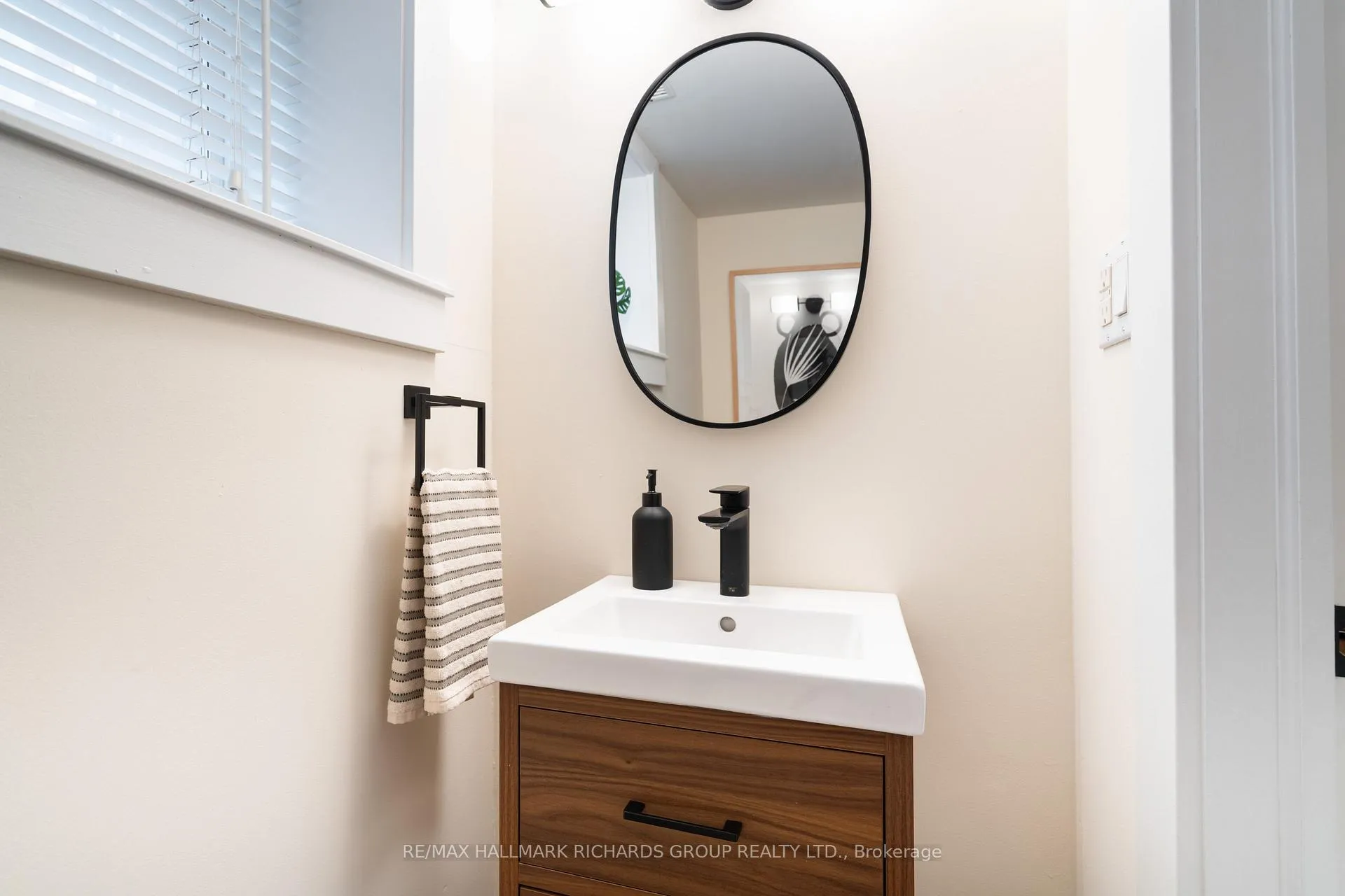 Photo 24 of 152 Hammersmith Avenue, Toronto, The Beaches — HOMEH