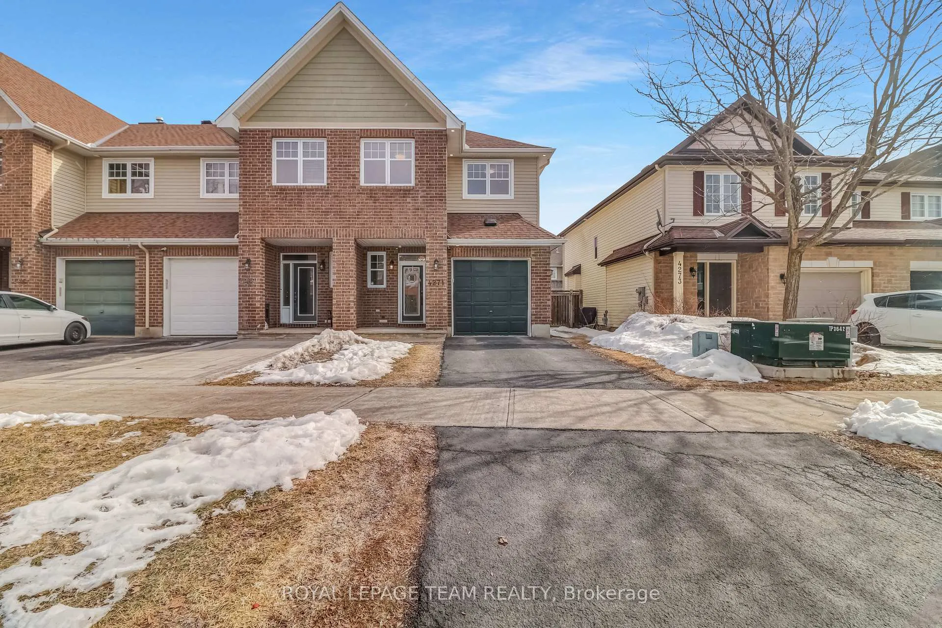 Front of 4271 Kelly Farm Drive