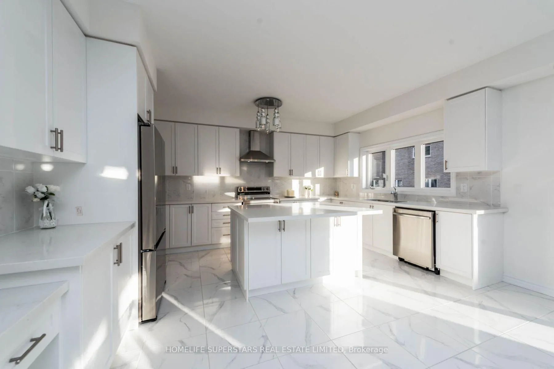 Photo 3 of 1121 Cole Street, Innisfil, Alcona — HOMEH
