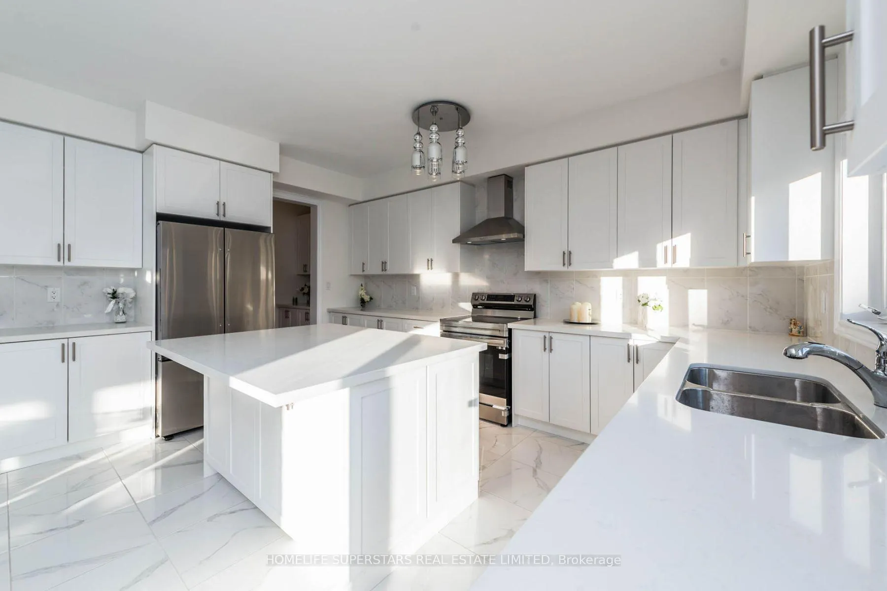 Photo 7 of 1121 Cole Street, Innisfil, Alcona — HOMEH