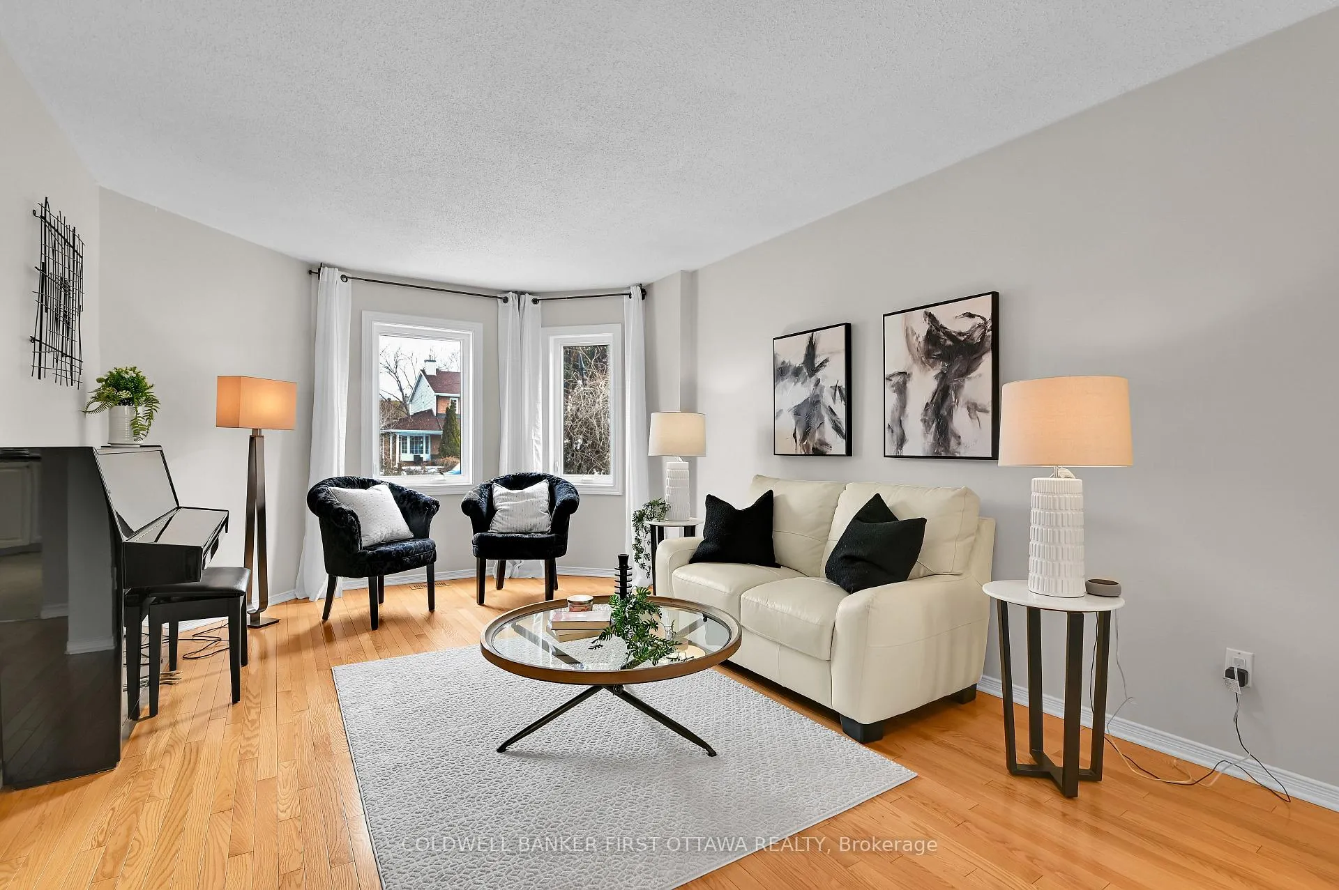 Photo 5 of 77 Topley Crescent W, Ottawa, Hunt Club Park — HOMEH