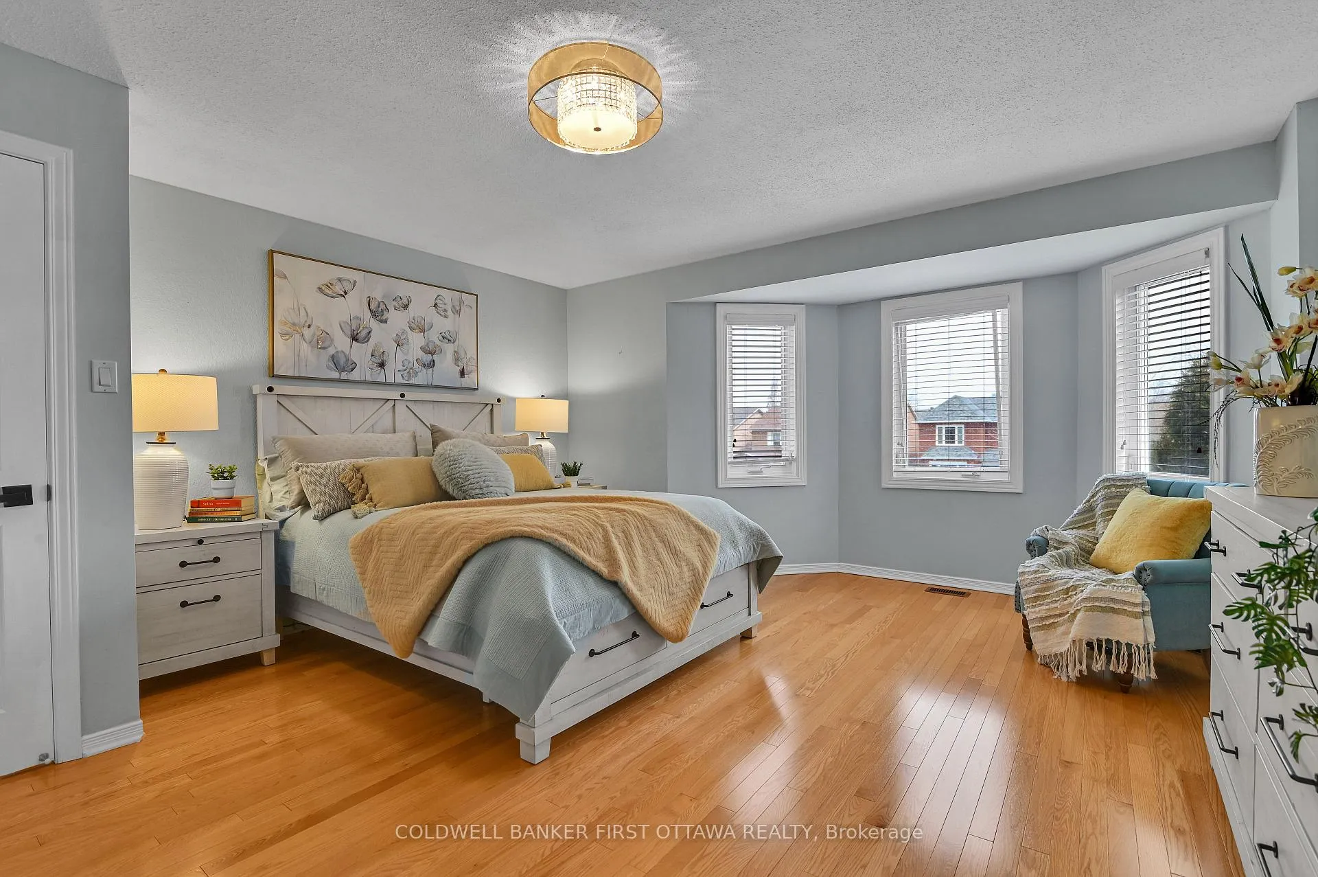 Photo 20 of 77 Topley Crescent W, Ottawa, Hunt Club Park — HOMEH