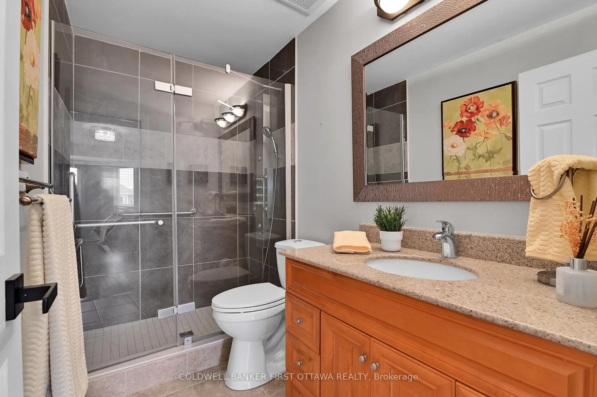 Photo 22 of 77 Topley Crescent W, Ottawa, Hunt Club Park — HOMEH
