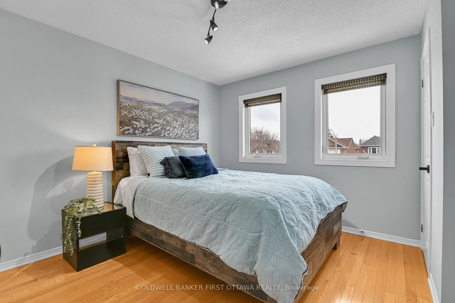 Photo 27 of 77 Topley Crescent W, Ottawa, Hunt Club Park — HOMEH