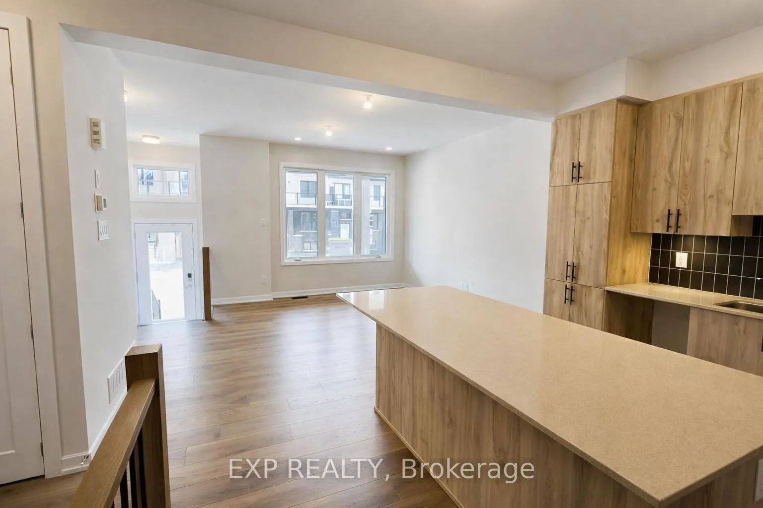 Photo 9 of 215 Speckled Alder Row, Ottawa, Barrhaven - Half Moon Bay — HOMEH