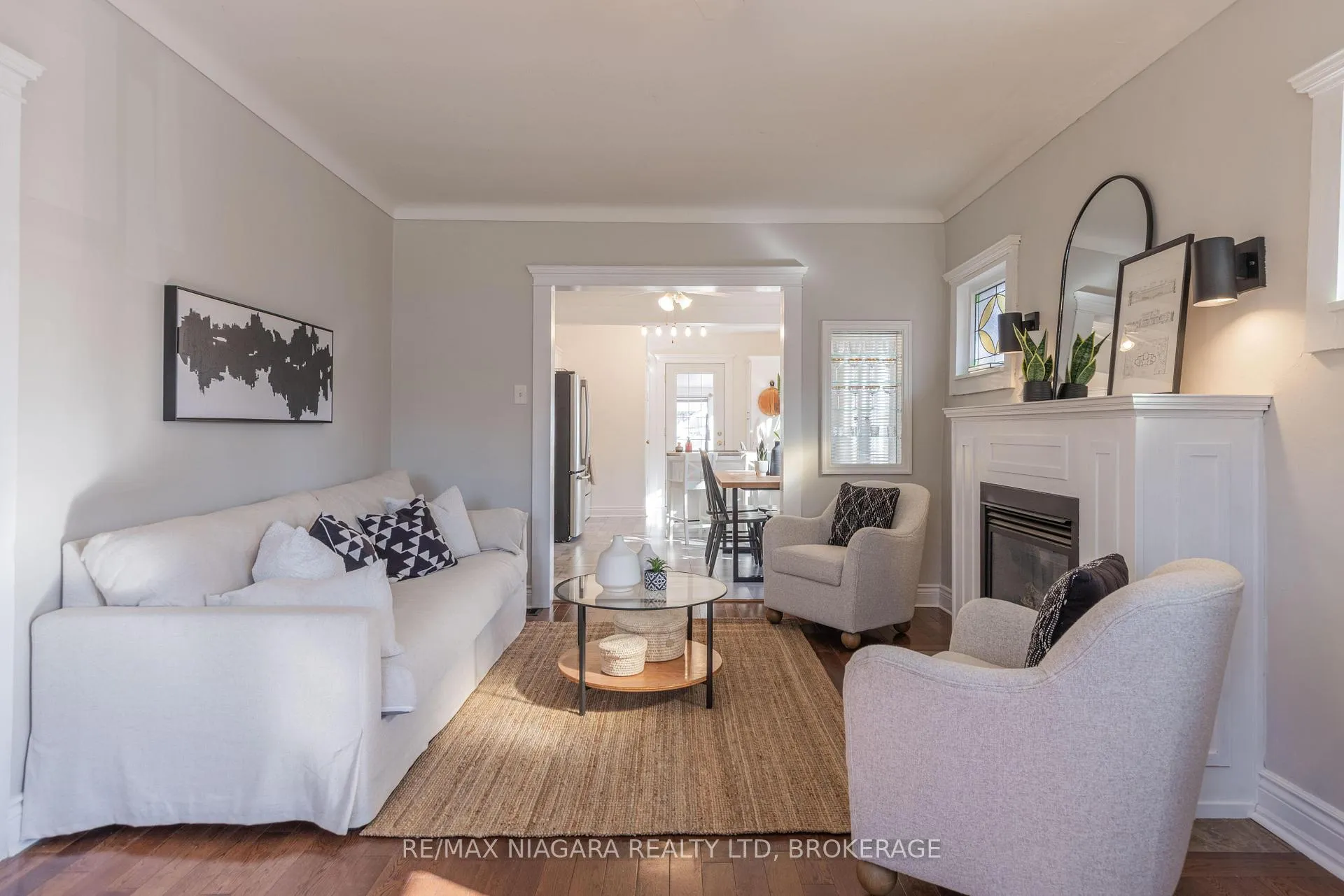 Photo 4 of 19 Linden Street, St. Catharines, Downtown — HOMEH