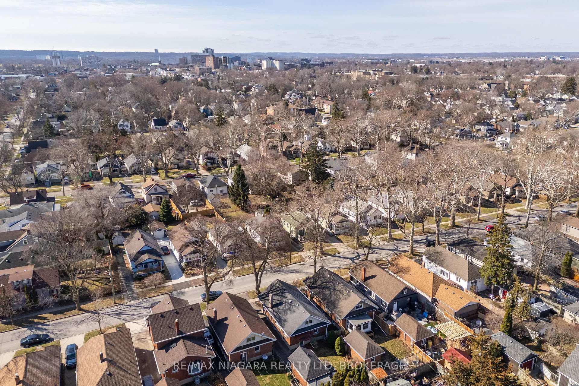 Photo 24 of 19 Linden Street, St. Catharines, Downtown — HOMEH