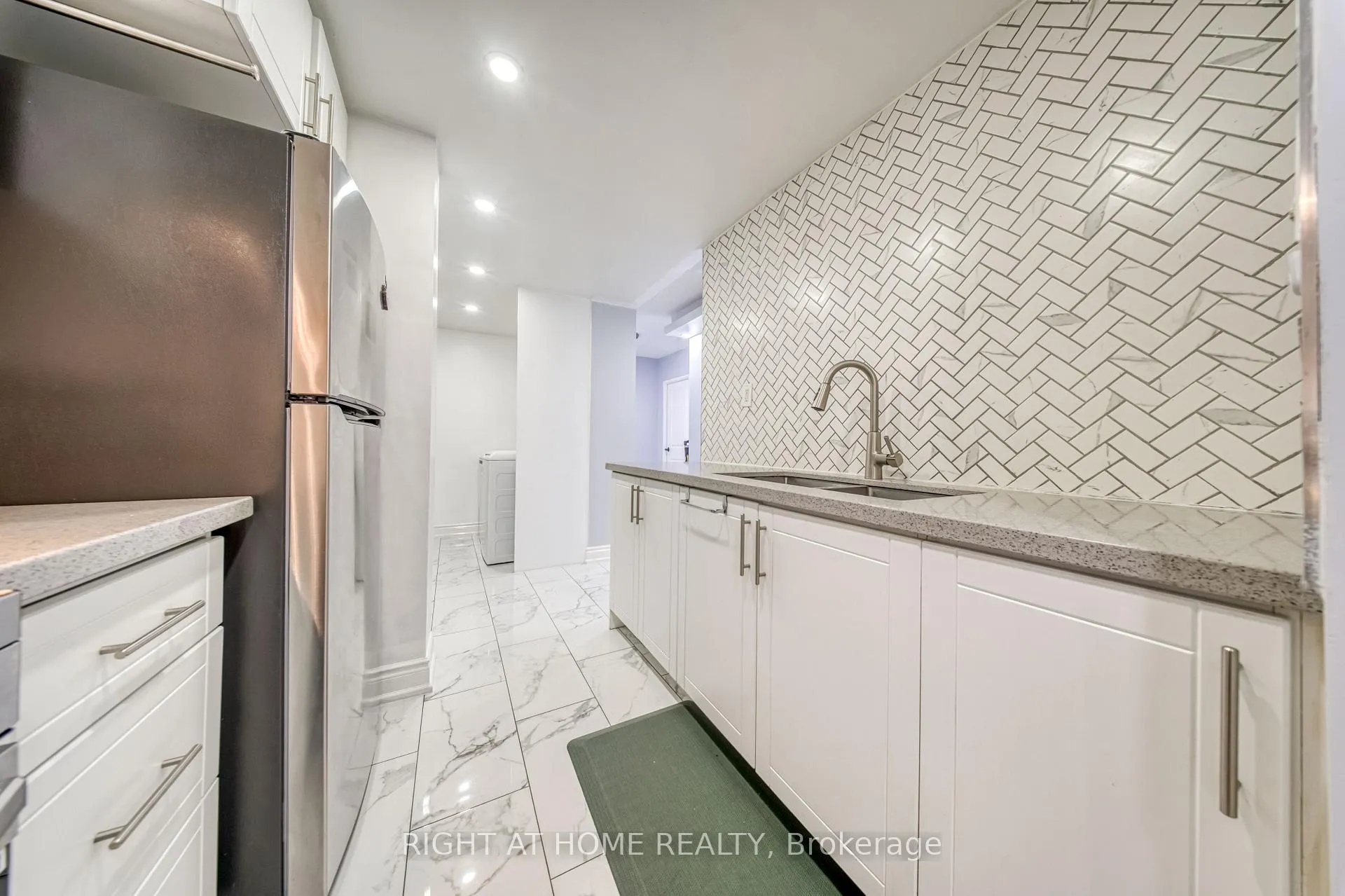 Photo 8 of Unit 2014, 320 Dixon Road, Etobicoke, Kingsview Village-The Westway — HOMEH