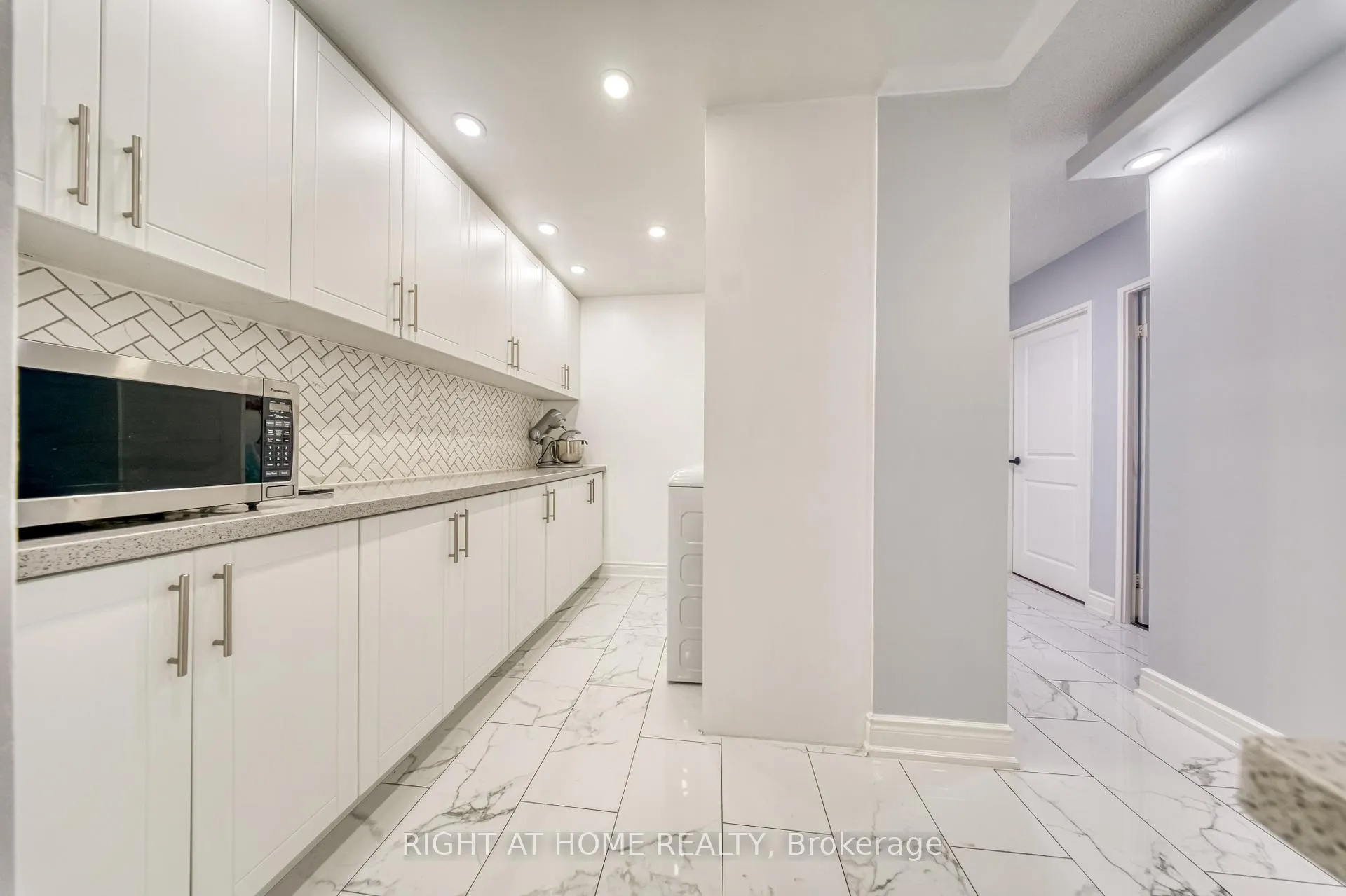 Photo 9 of Unit 2014, 320 Dixon Road, Etobicoke, Kingsview Village-The Westway — HOMEH