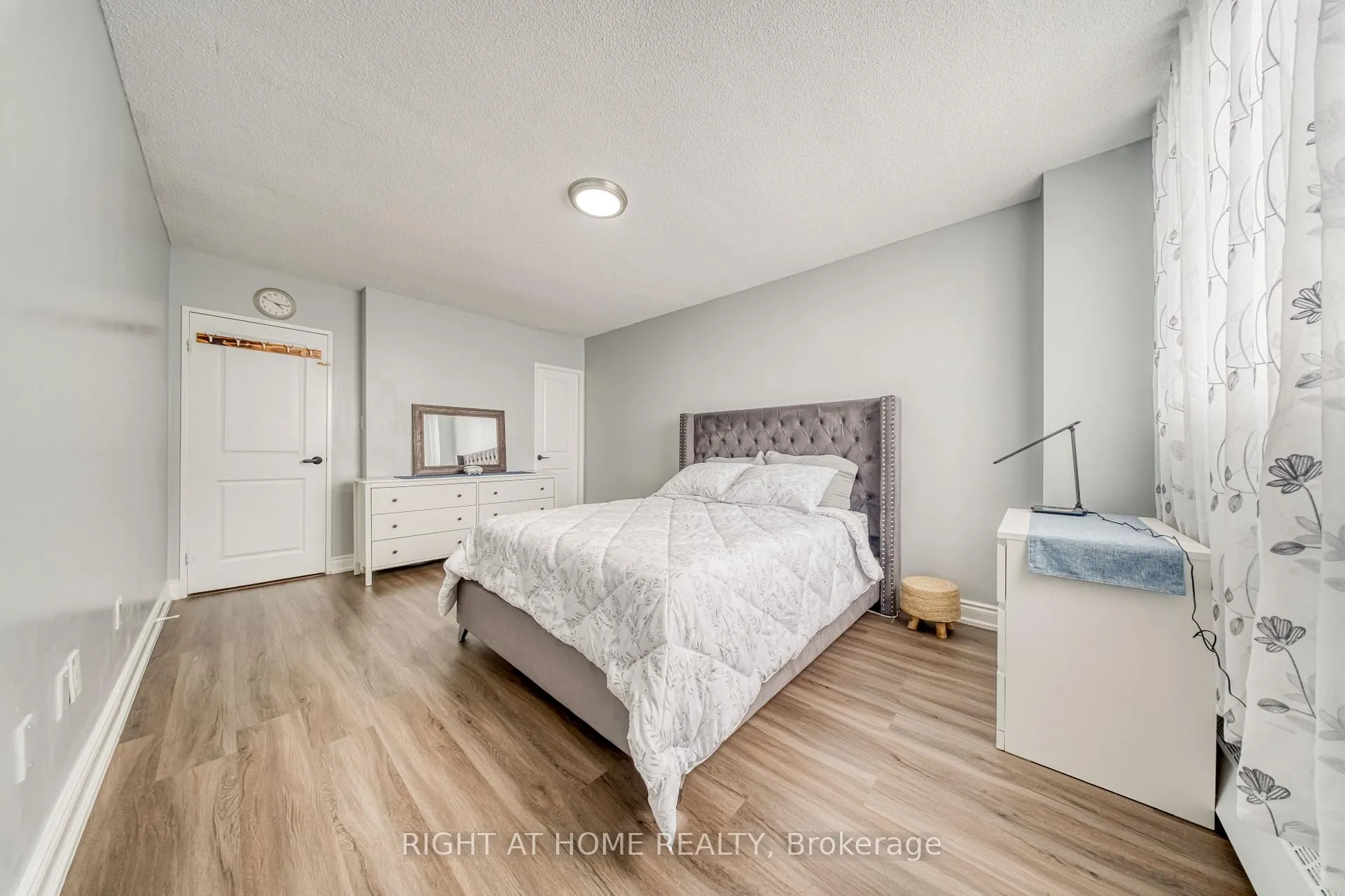 Photo 15 of Unit 2014, 320 Dixon Road, Etobicoke, Kingsview Village-The Westway — HOMEH