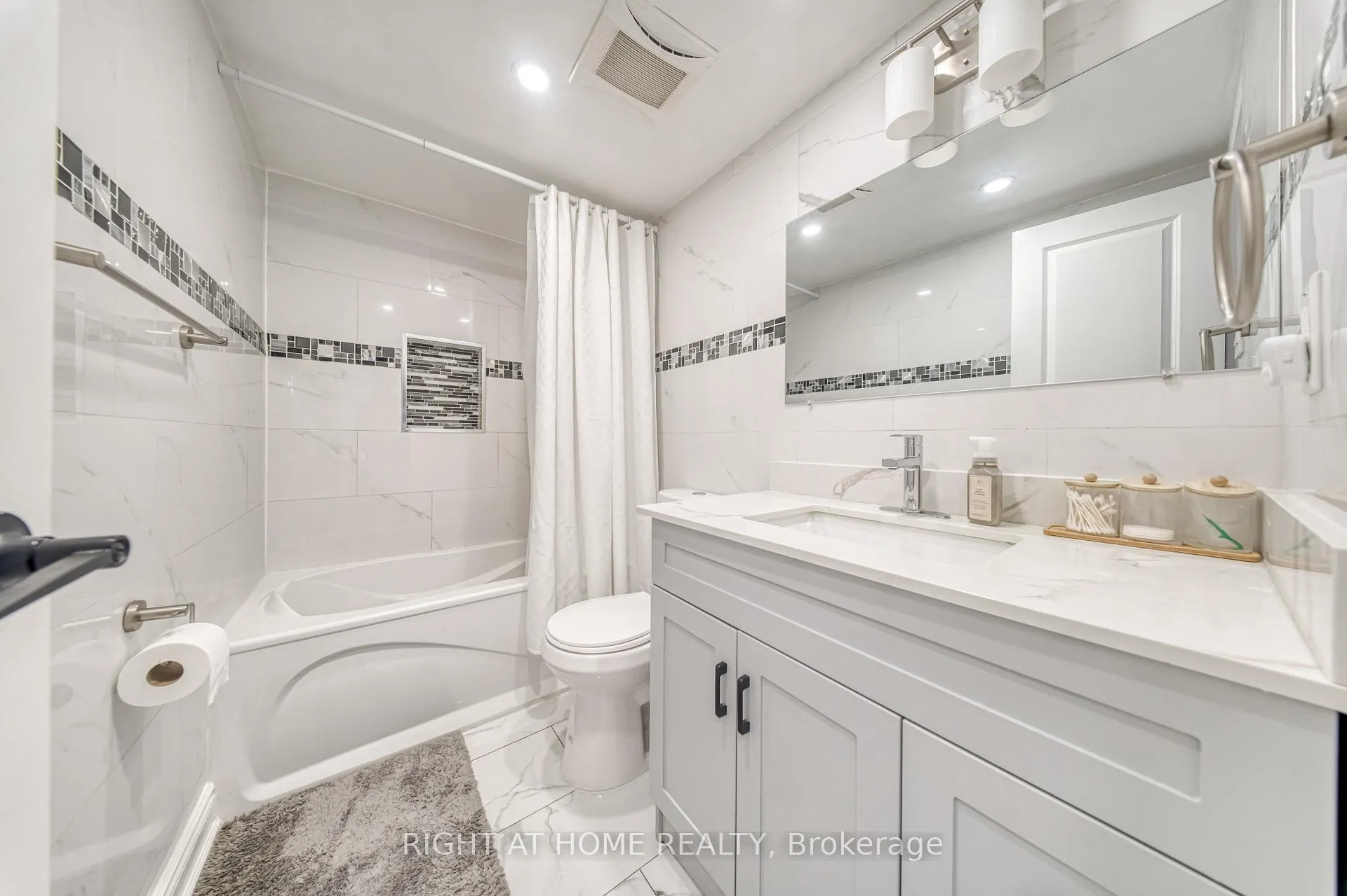 Photo 24 of Unit 2014, 320 Dixon Road, Etobicoke, Kingsview Village-The Westway — HOMEH