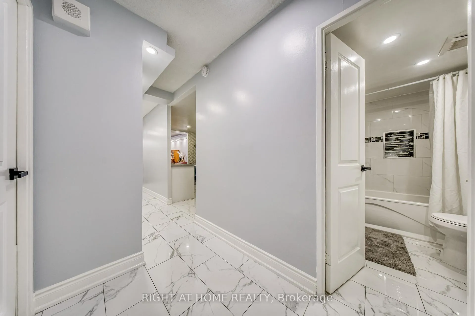 Photo 25 of Unit 2014, 320 Dixon Road, Etobicoke, Kingsview Village-The Westway — HOMEH
