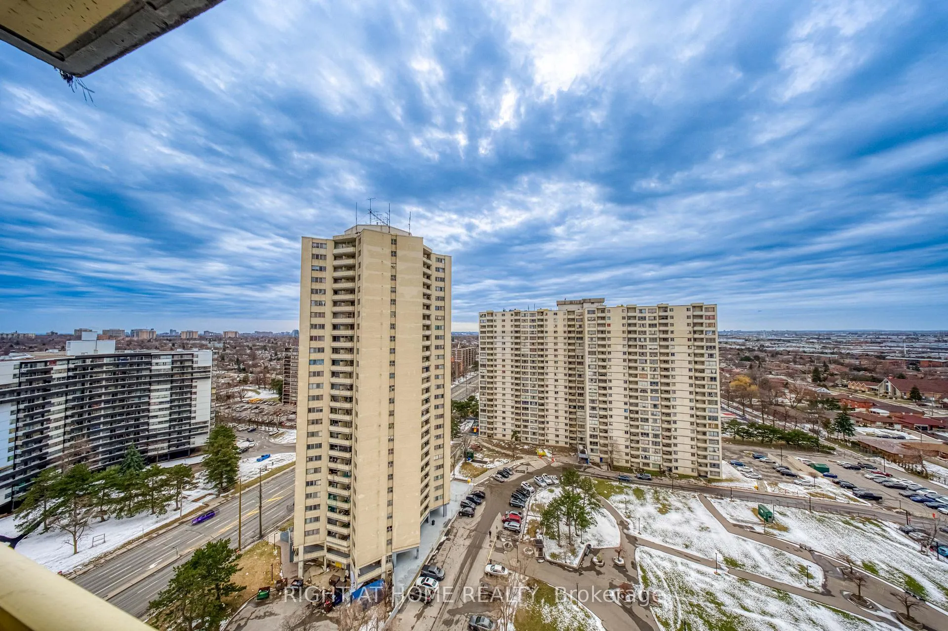 Photo 27 of Unit 2014, 320 Dixon Road, Etobicoke, Kingsview Village-The Westway — HOMEH