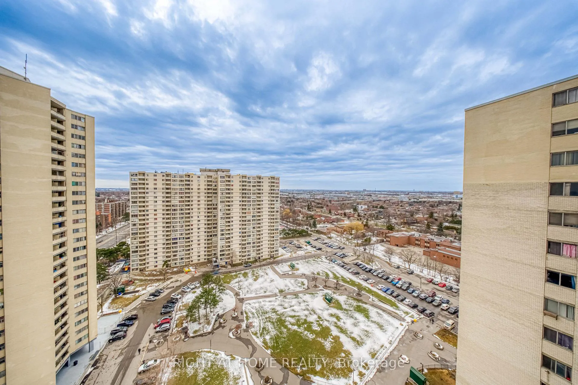 Photo 28 of Unit 2014, 320 Dixon Road, Etobicoke, Kingsview Village-The Westway — HOMEH