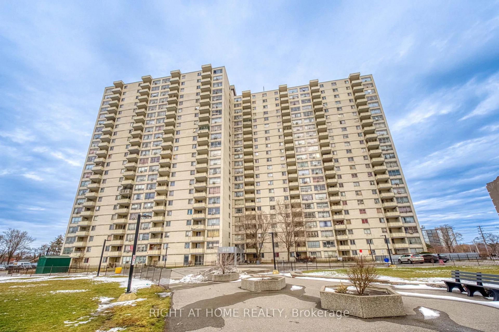 Photo 29 of Unit 2014, 320 Dixon Road, Etobicoke, Kingsview Village-The Westway — HOMEH