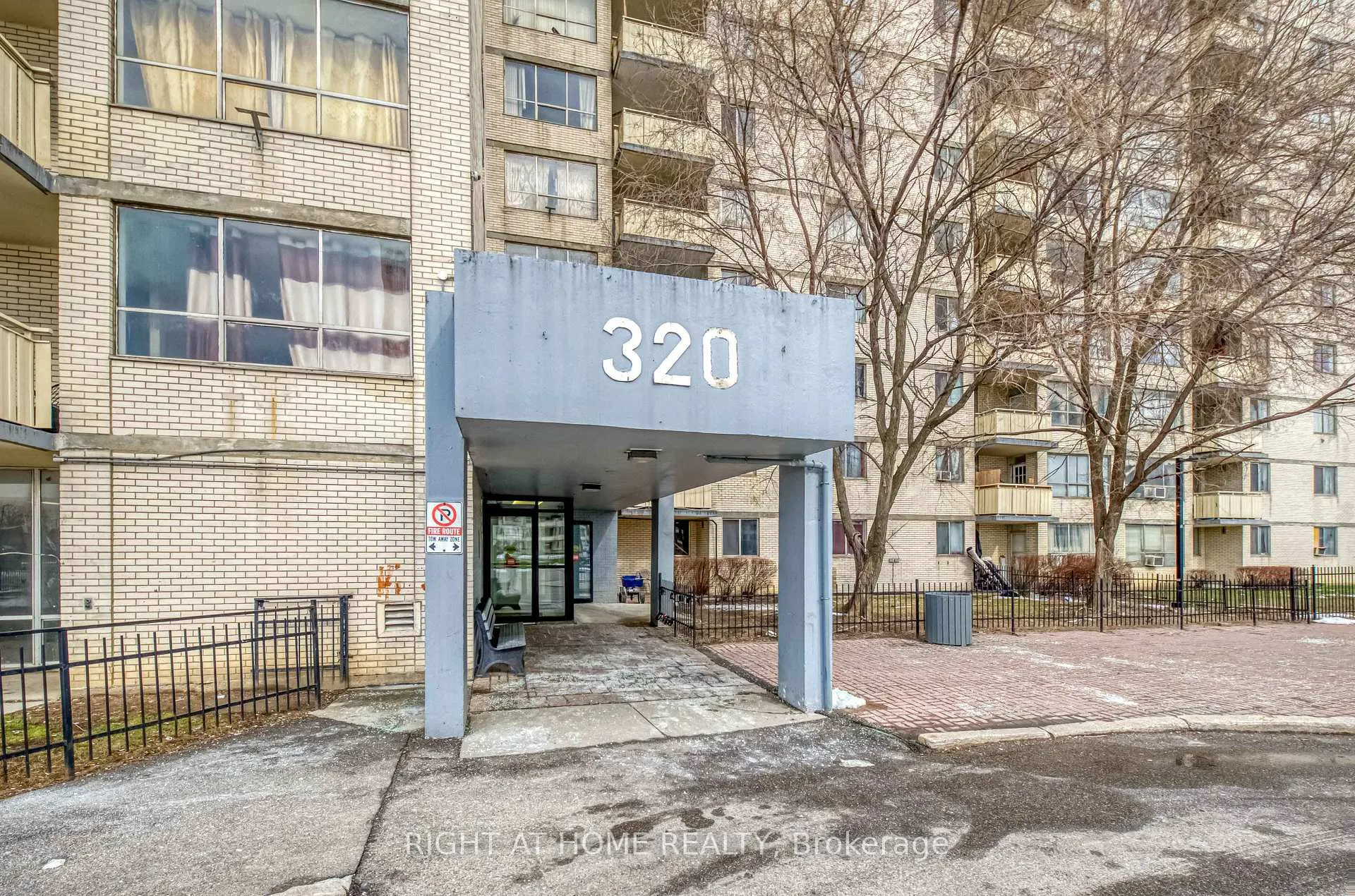 Photo 31 of Unit 2014, 320 Dixon Road, Etobicoke, Kingsview Village-The Westway — HOMEH