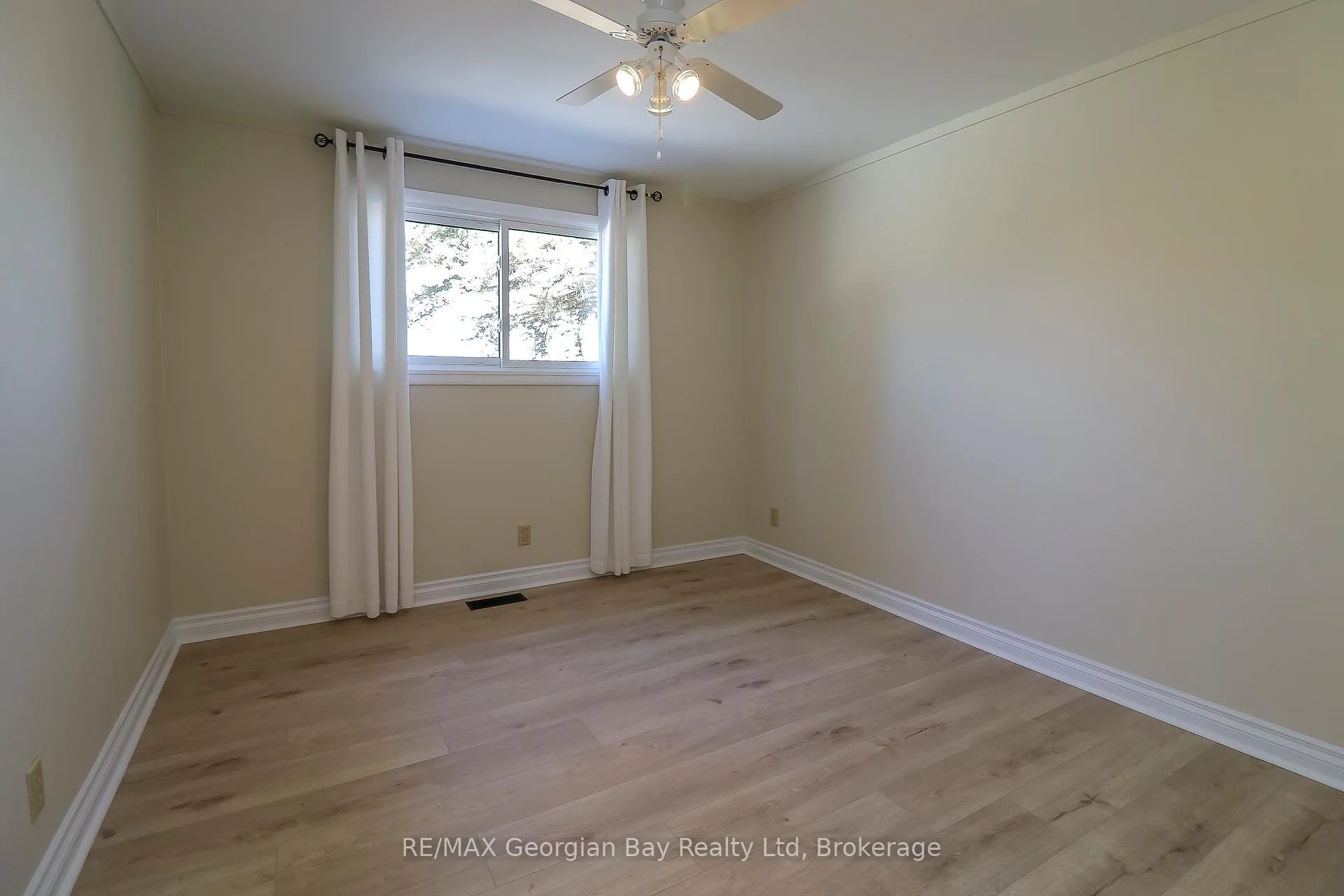 Photo 19 of Unit 63, 525 Midland Point Road, Midland — HOMEH