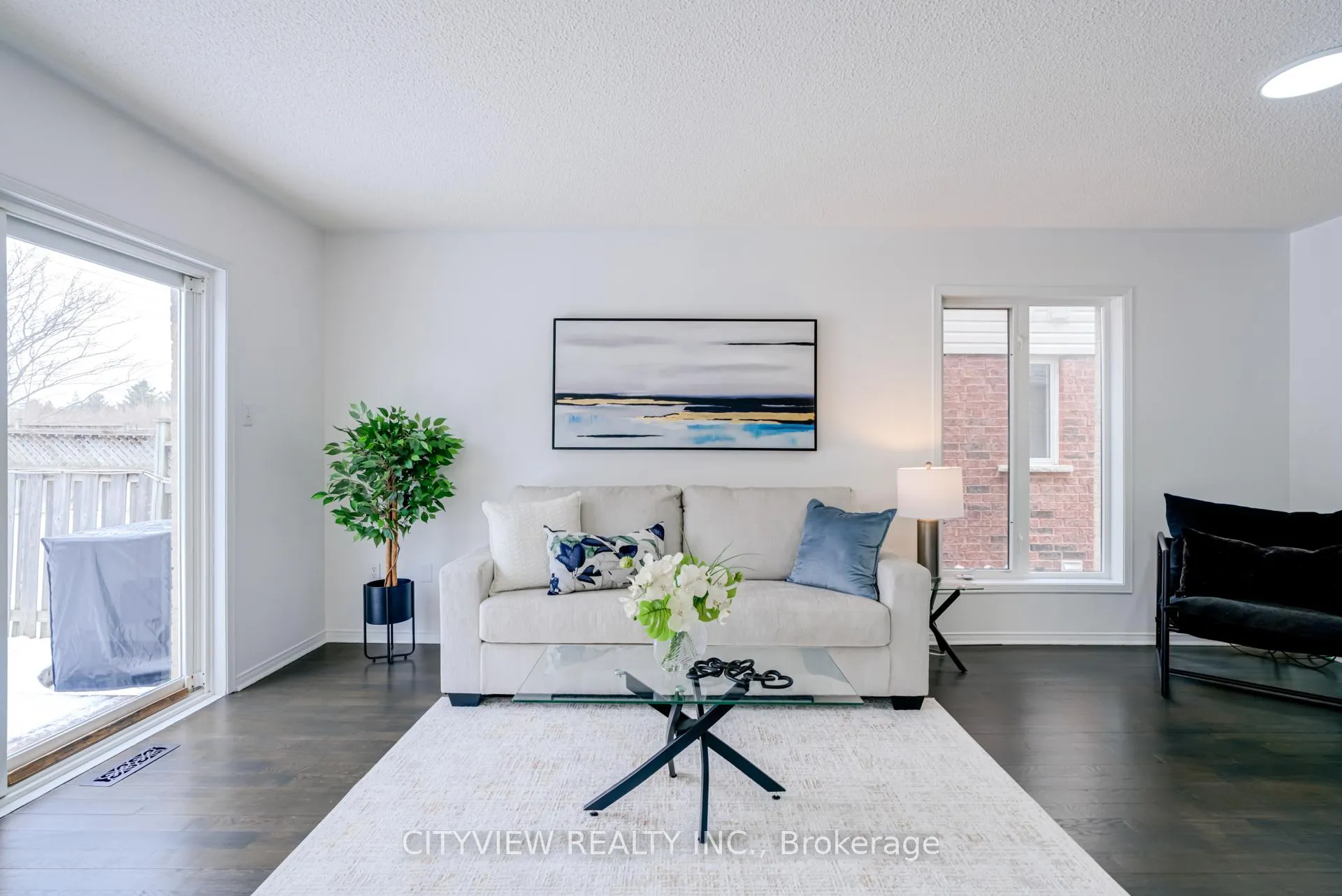 Photo 4 of 634 Amaretto Avenue, Pickering, Amberlea — HOMEH