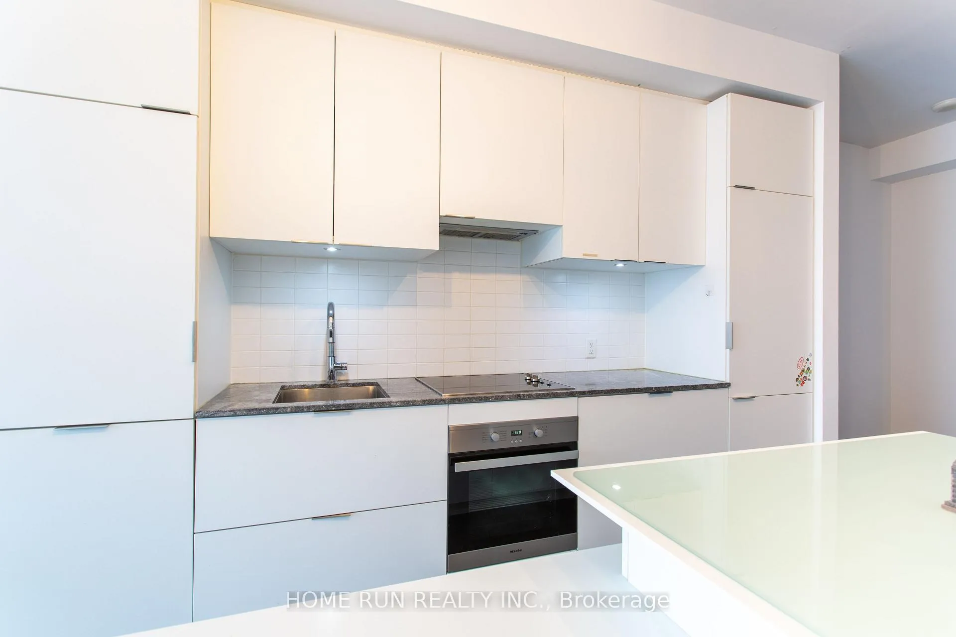 Photo 2 of Unit 9, 5 St. Joseph Street, Toronto, Bay Street Corridor — HOMEH