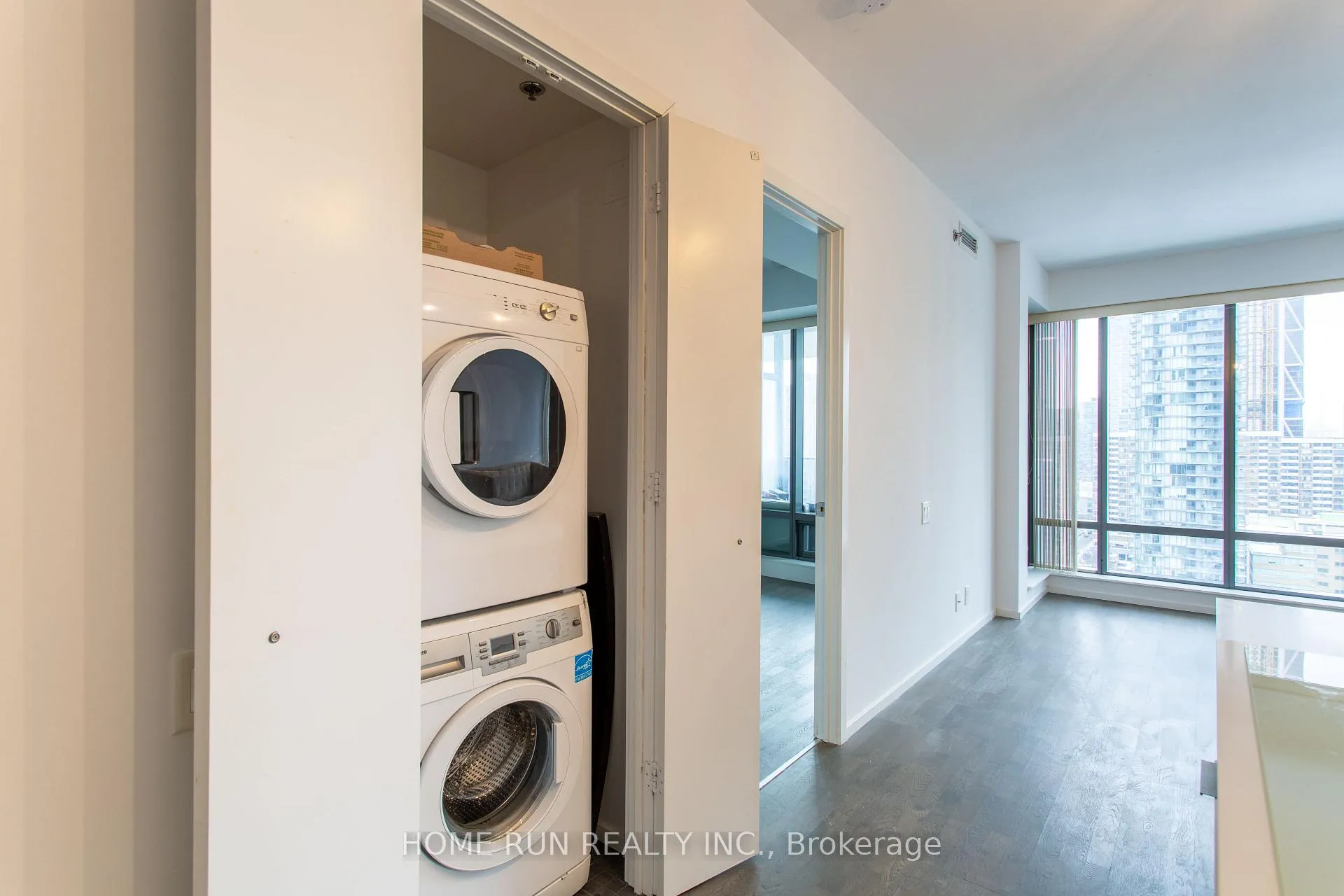 Photo 3 of Unit 9, 5 St. Joseph Street, Toronto, Bay Street Corridor — HOMEH