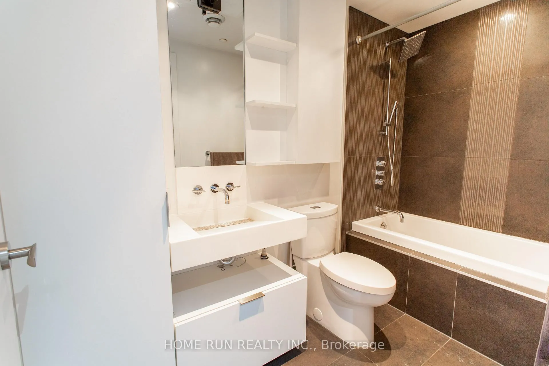 Photo 7 of Unit 9, 5 St. Joseph Street, Toronto, Bay Street Corridor — HOMEH