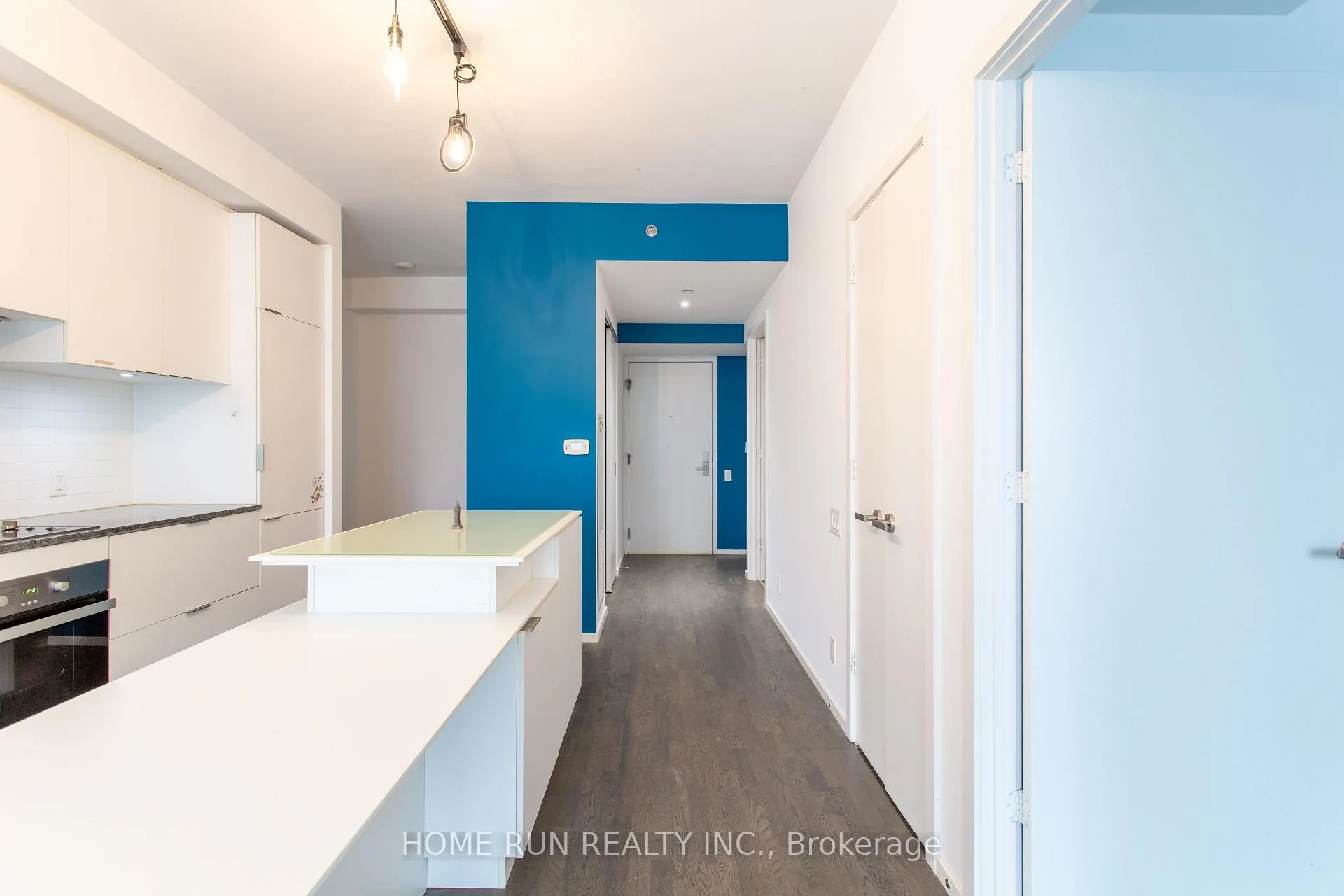 Photo 8 of Unit 9, 5 St. Joseph Street, Toronto, Bay Street Corridor — HOMEH