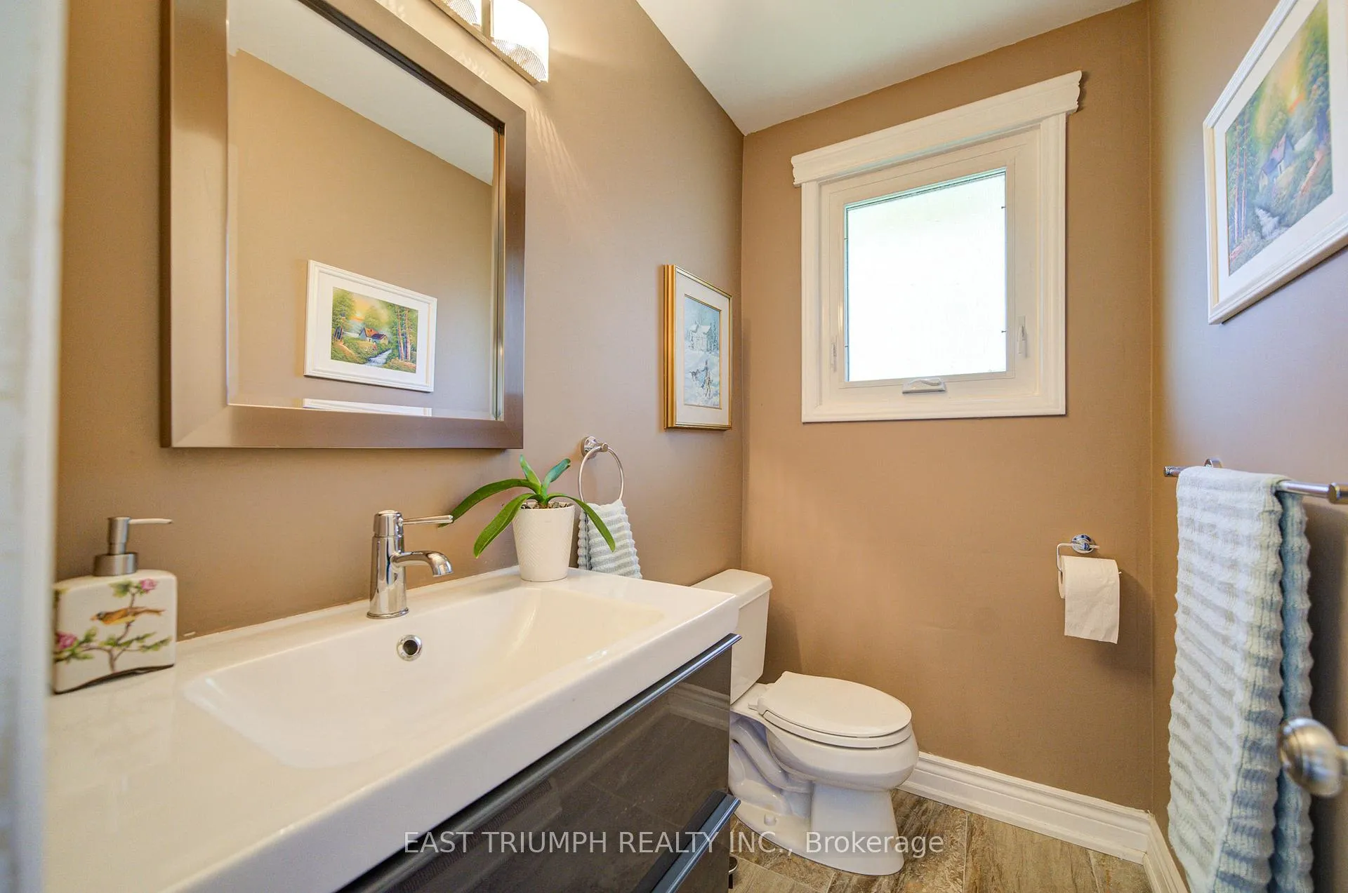 Photo 14 of 39 Royal York Road, St. Catharines, Lakeshore — HOMEH